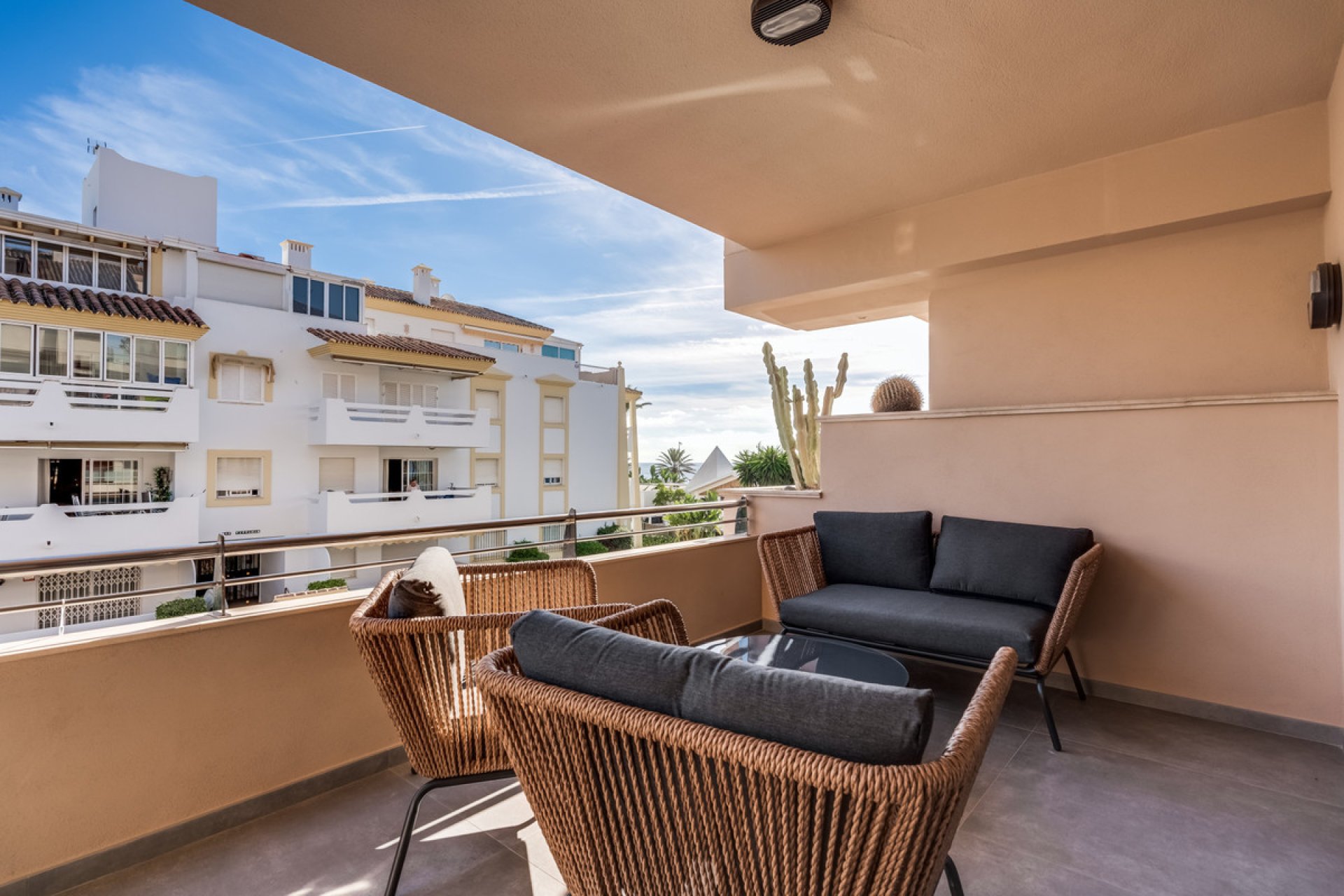 Resale - Apartment - Middle Floor Apartment - Marbella - San Pedro De Alcantara