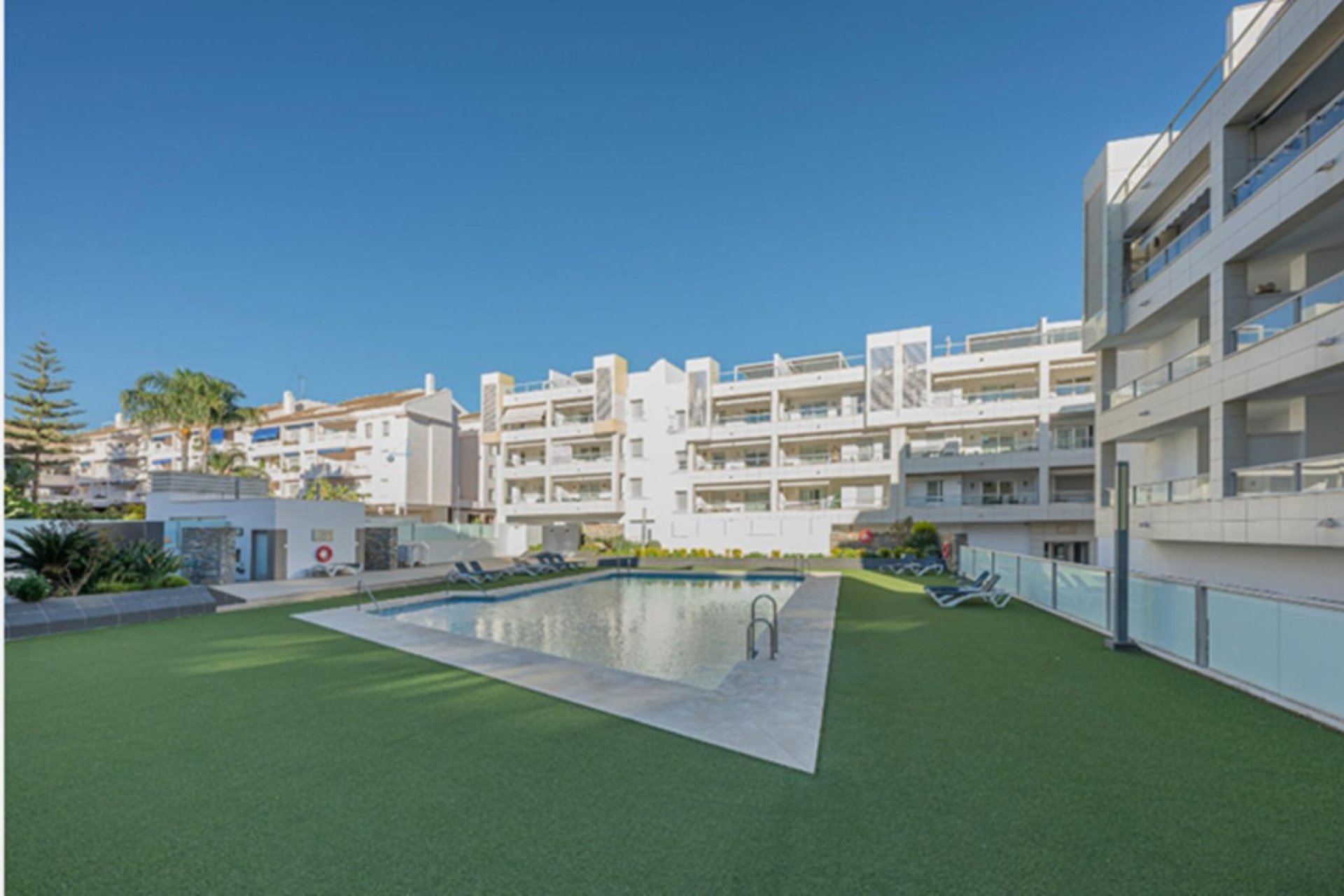 Resale - Apartment - Middle Floor Apartment - Marbella - San Pedro De Alcantara