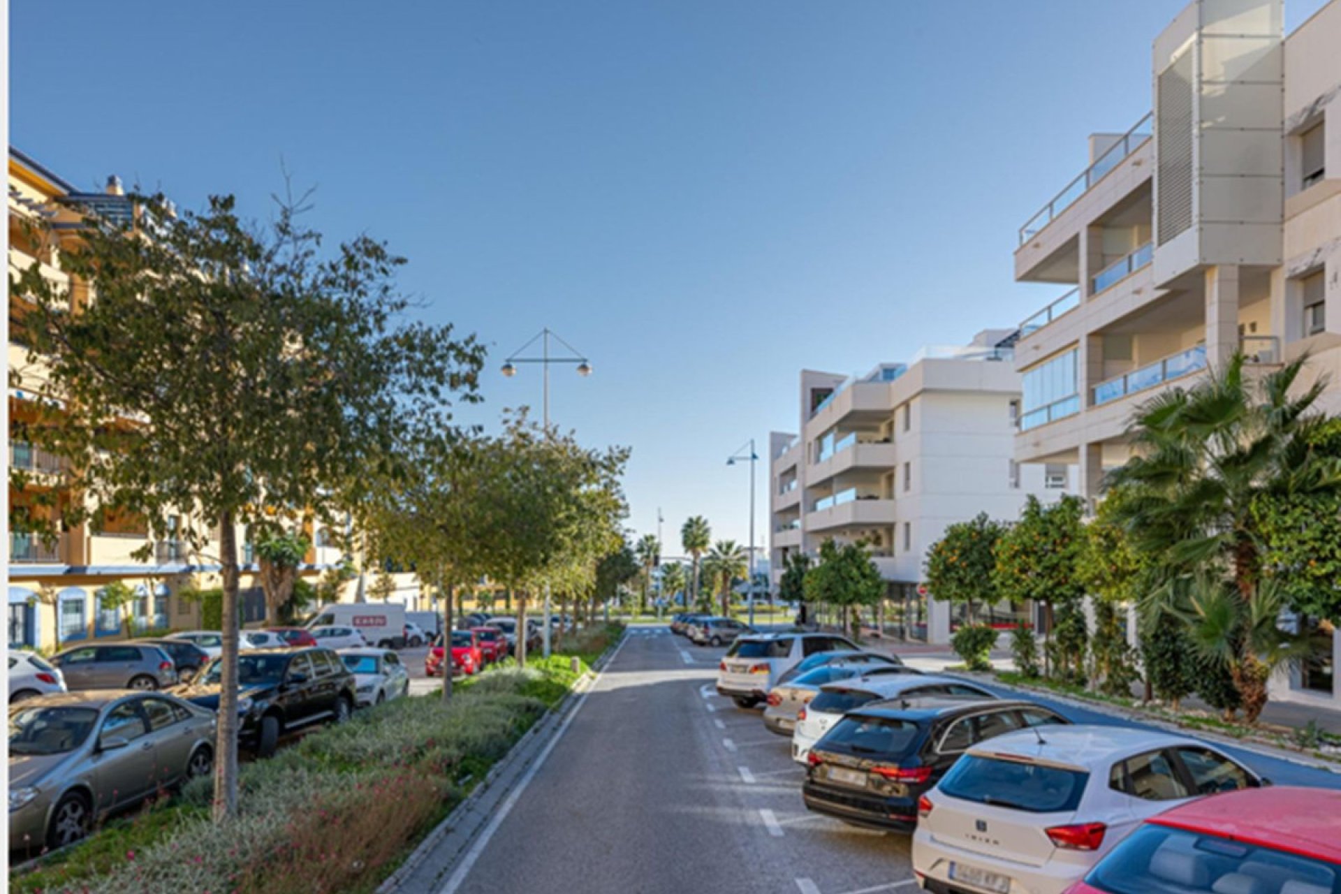 Resale - Apartment - Middle Floor Apartment - Marbella - San Pedro De Alcantara