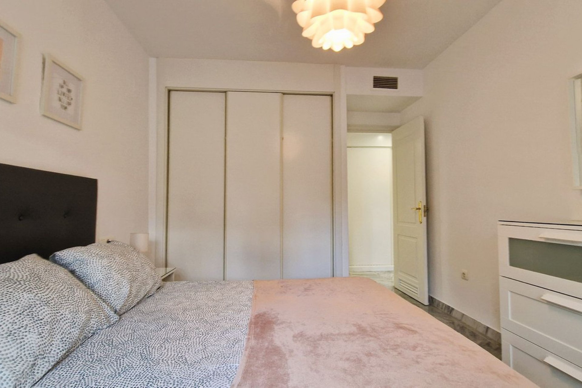 Resale - Apartment - Middle Floor Apartment - Marbella - San Pedro De Alcantara