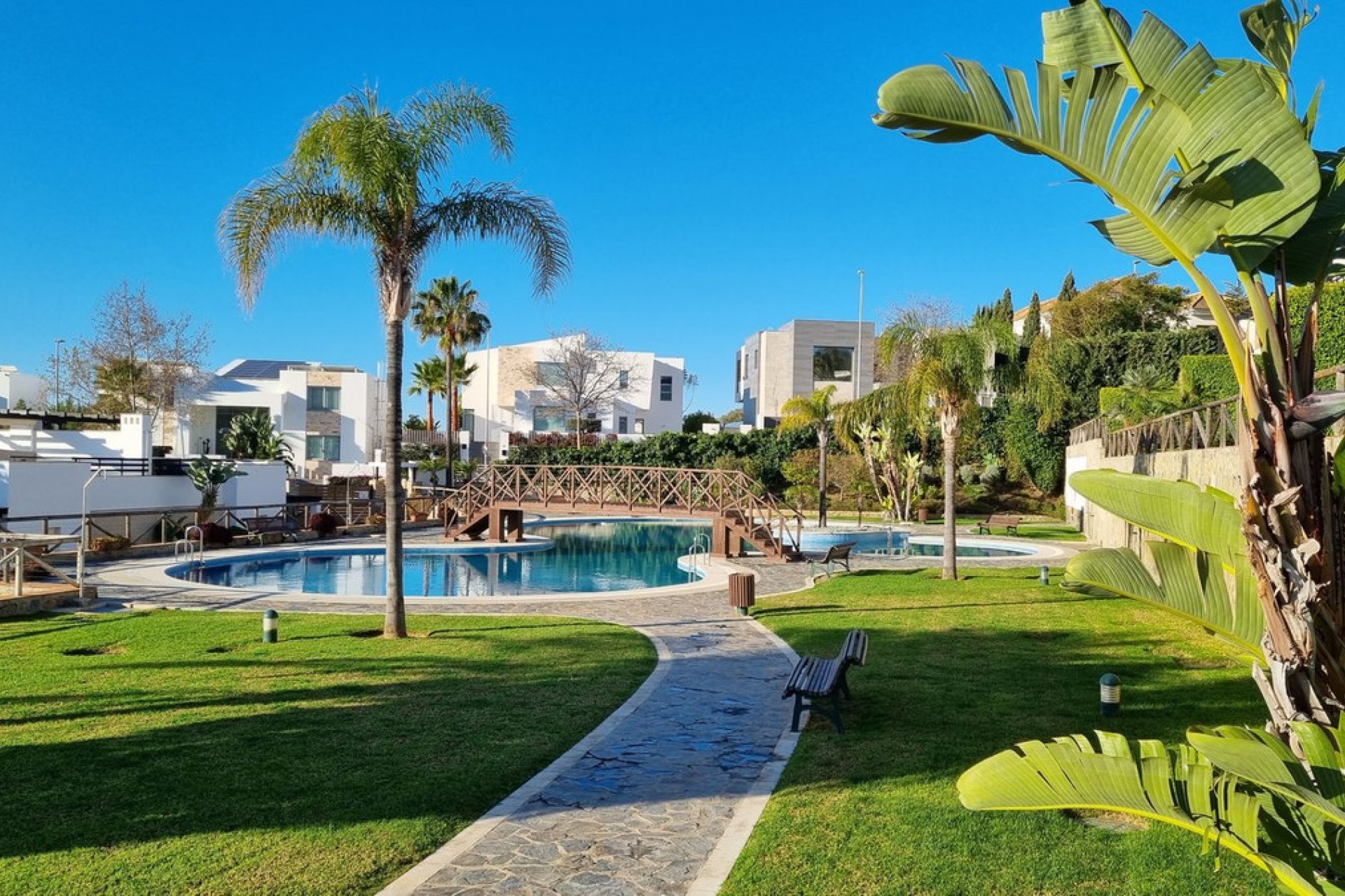 Resale - Apartment - Middle Floor Apartment - Marbella - Santa Clara