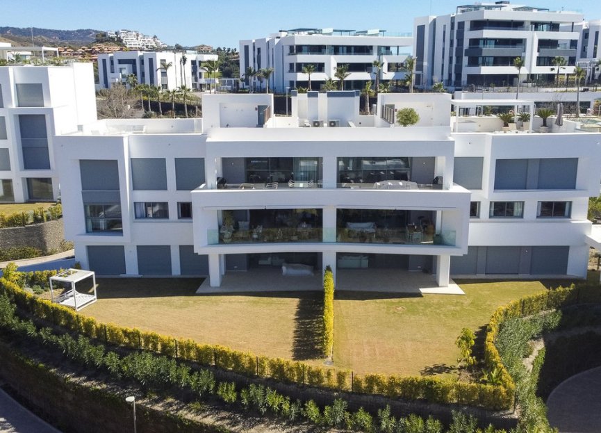 Resale - Apartment - Middle Floor Apartment - Marbella - Santa Clara