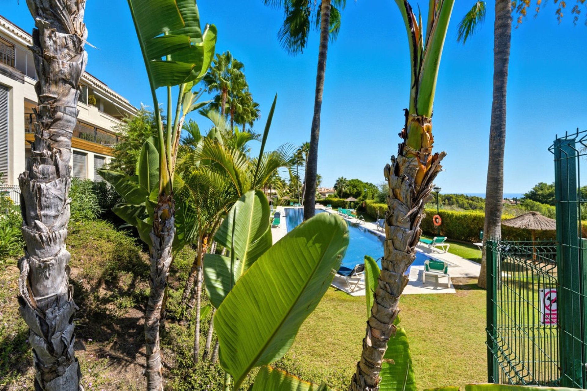 Resale - Apartment - Middle Floor Apartment - Marbella - Sierra Blanca