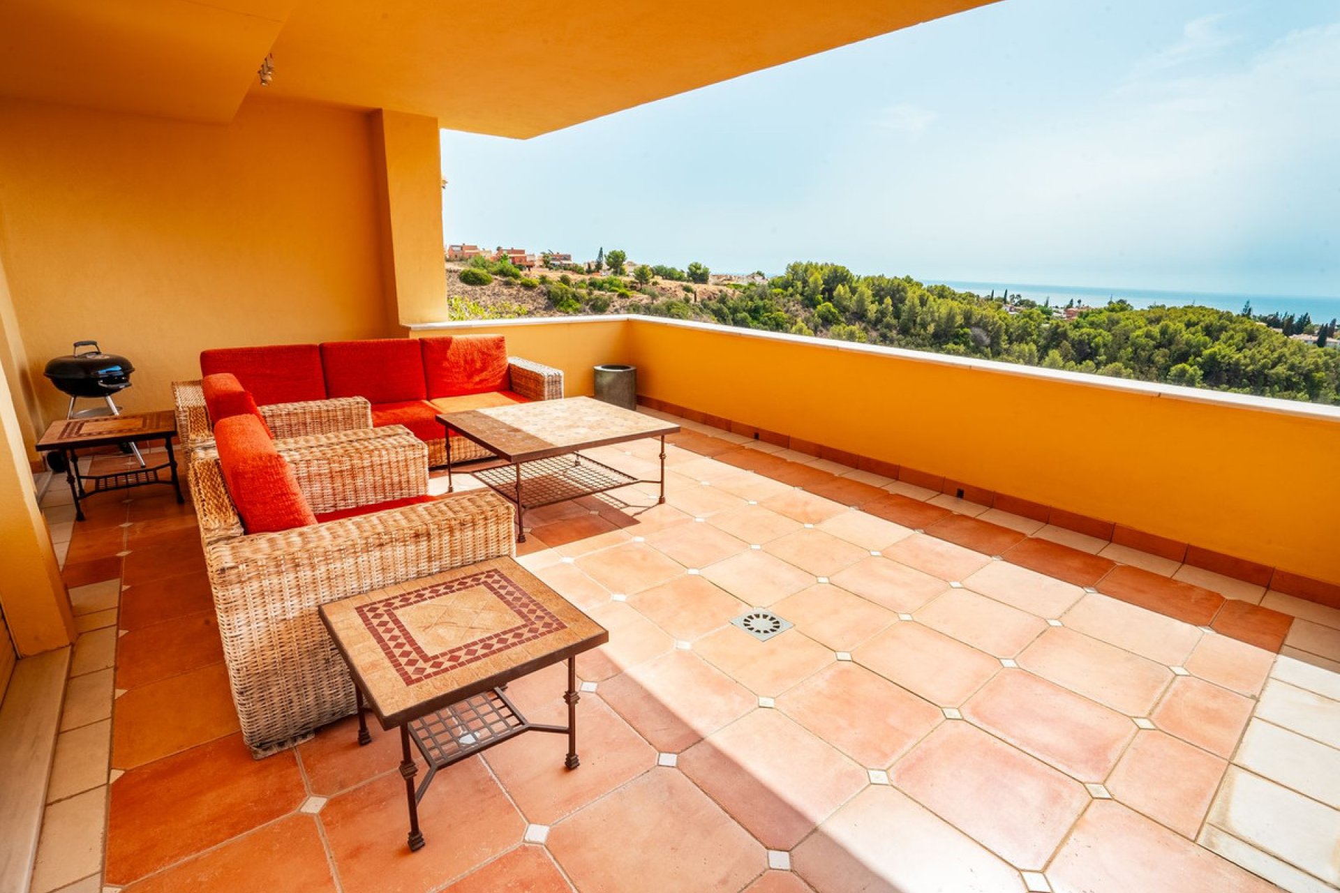 Resale - Apartment - Middle Floor Apartment - Marbella - Sierra Blanca