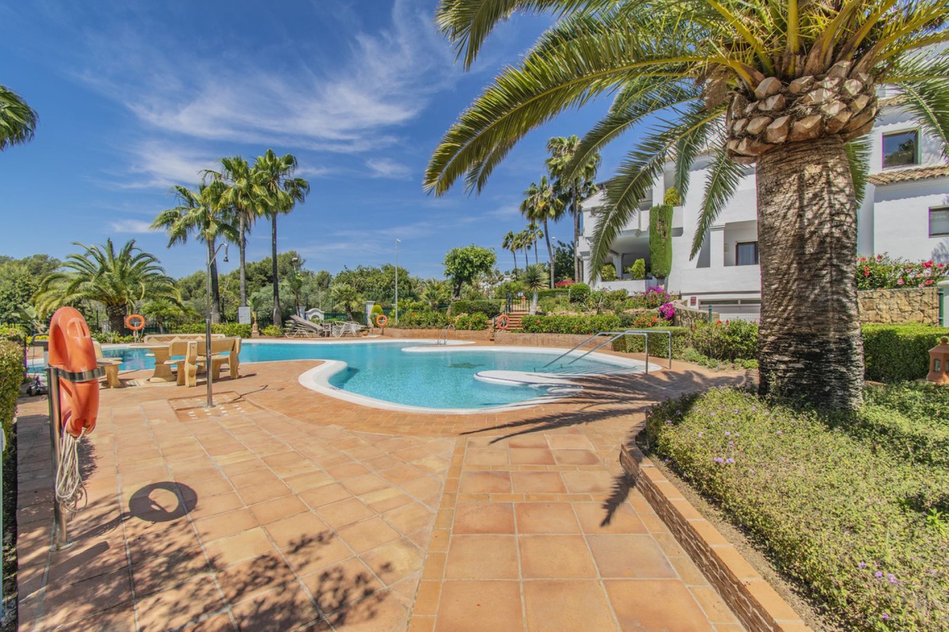 Resale - Apartment - Middle Floor Apartment - Marbella - Sierra Blanca