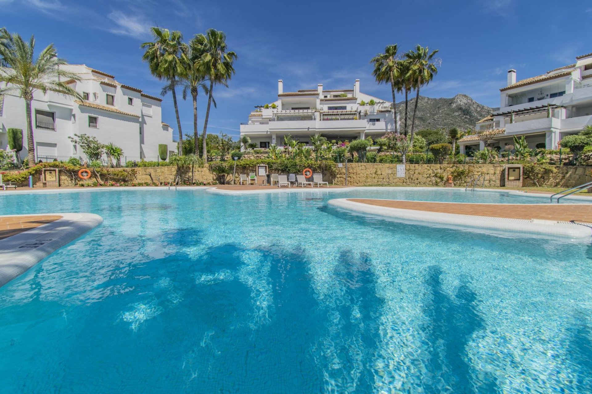 Resale - Apartment - Middle Floor Apartment - Marbella - Sierra Blanca