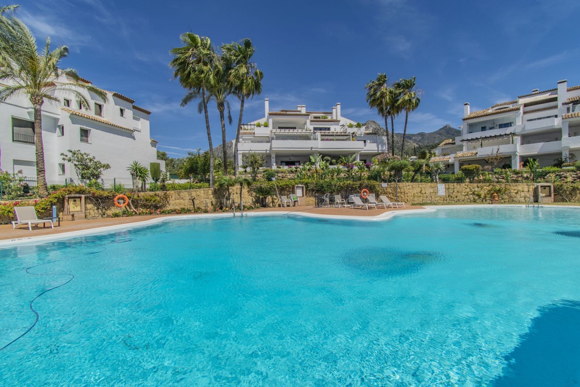 Resale - Apartment - Middle Floor Apartment - Marbella - Sierra Blanca