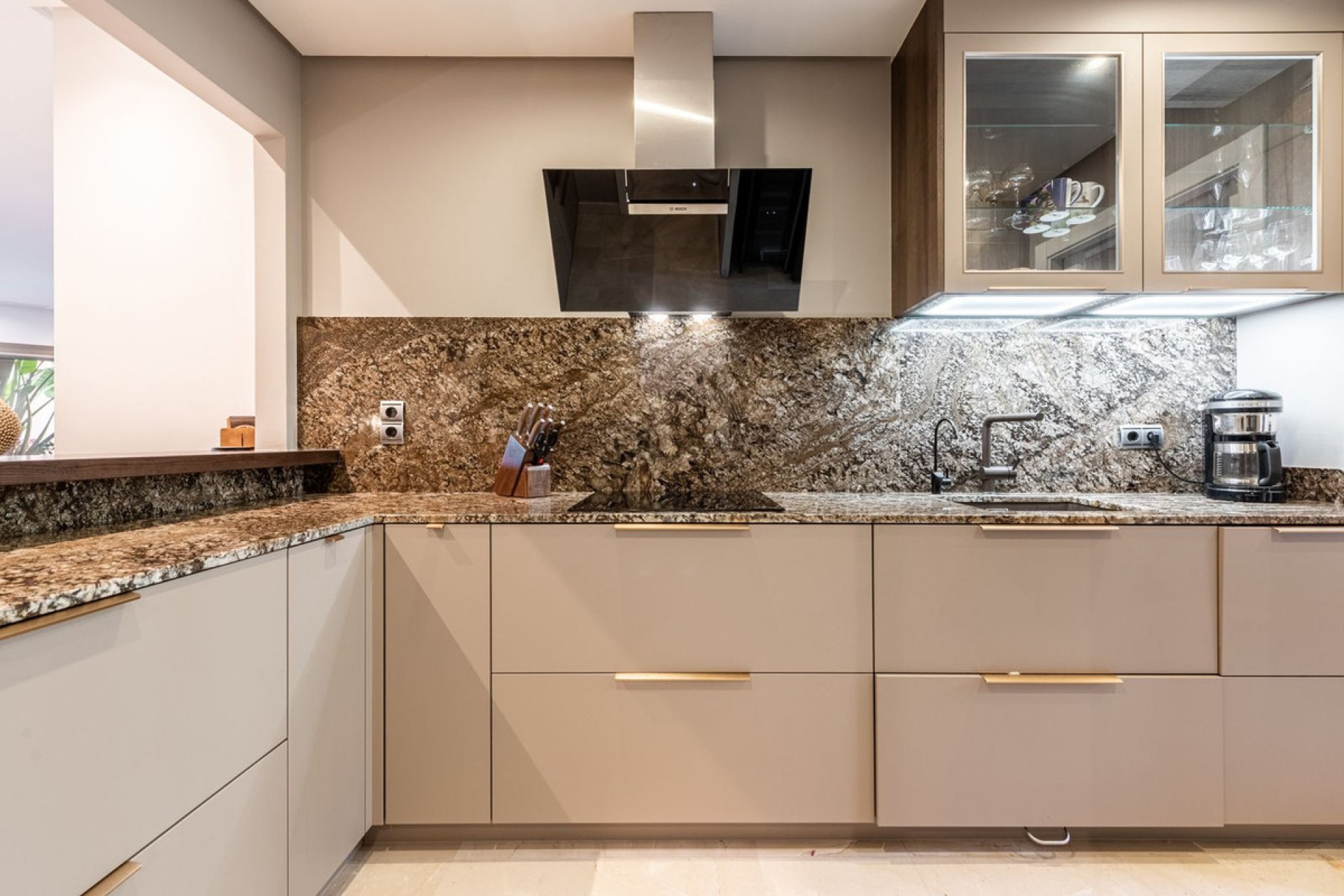 Resale - Apartment - Middle Floor Apartment - Marbella - Sierra Blanca