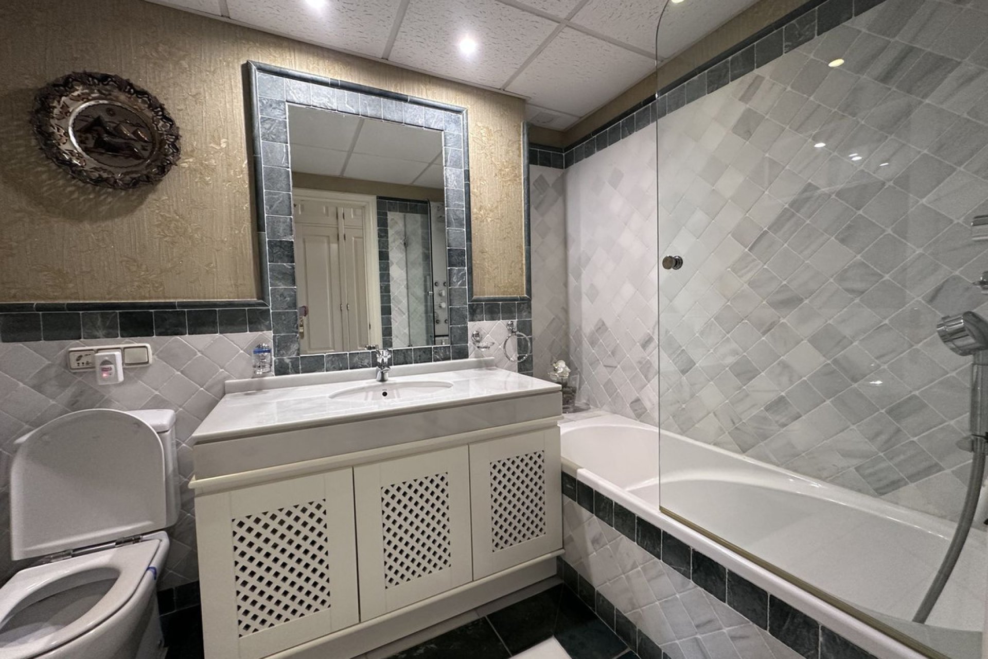 Resale - Apartment - Middle Floor Apartment - Marbella - The Golden Mile