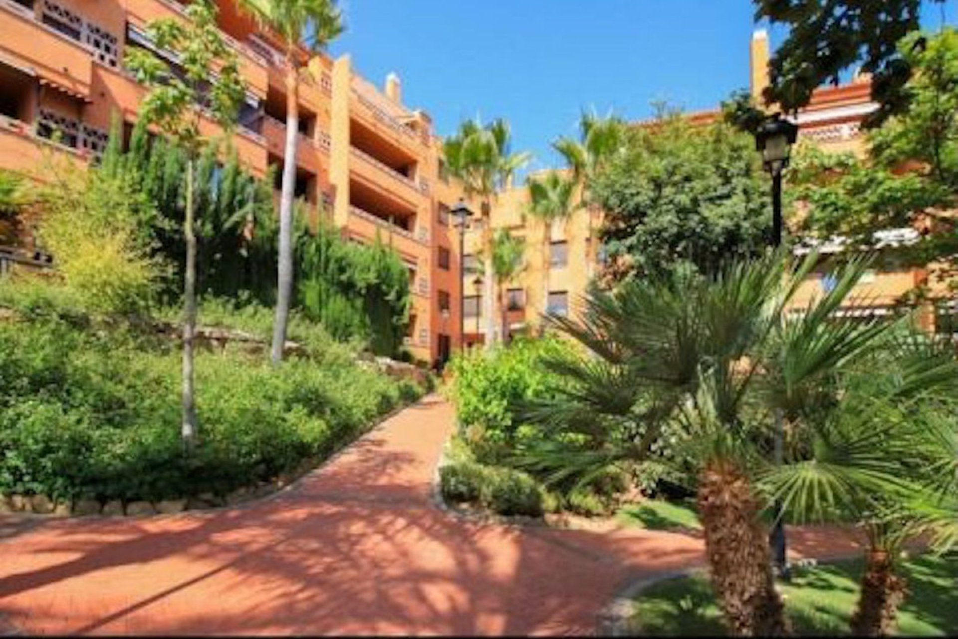 Resale - Apartment - Middle Floor Apartment - Marbella - The Golden Mile
