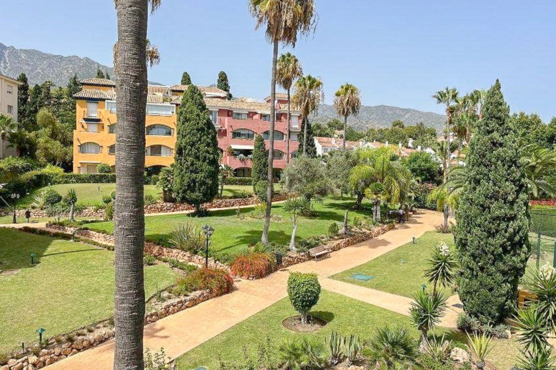 Resale - Apartment - Middle Floor Apartment - Marbella - The Golden Mile