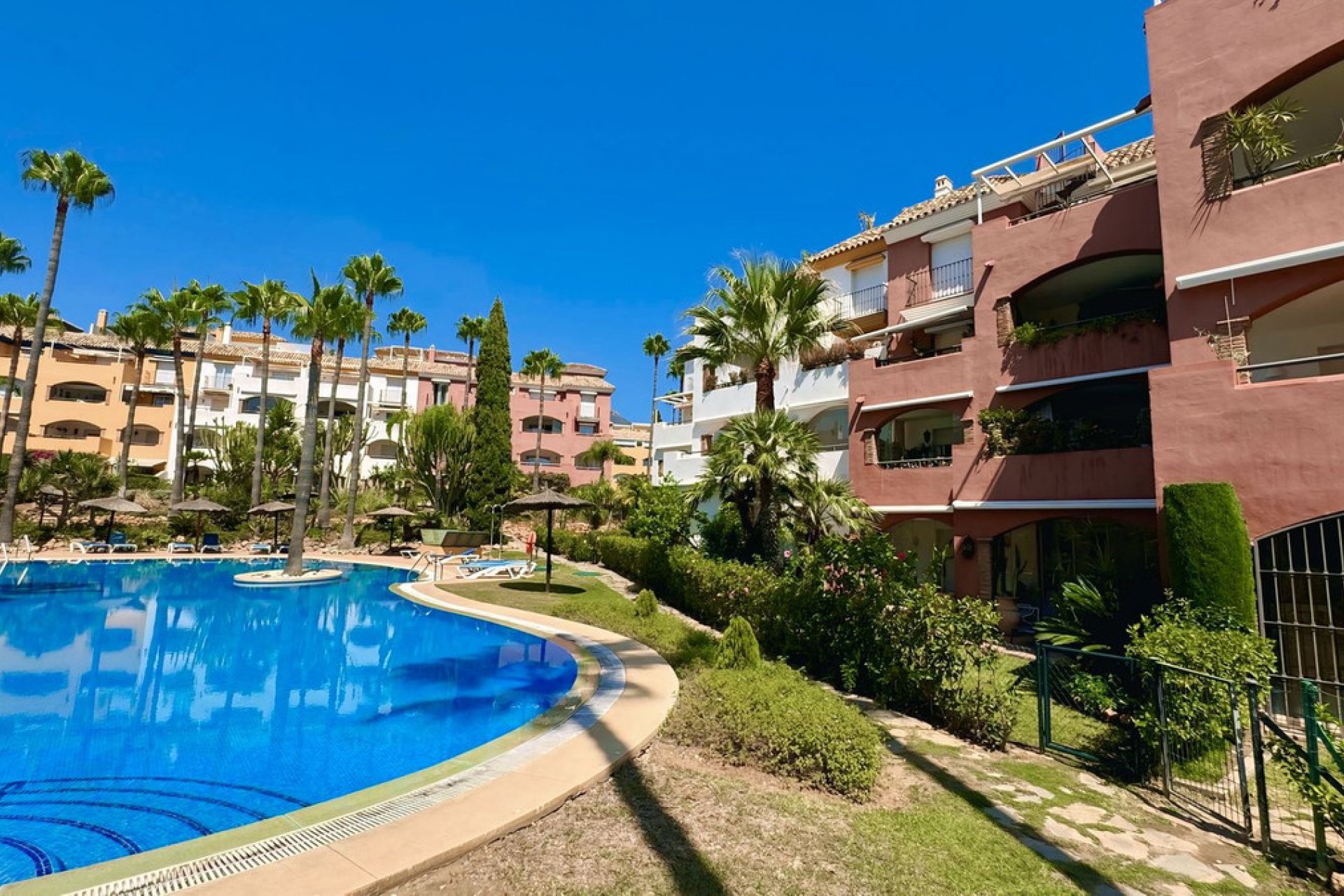 Resale - Apartment - Middle Floor Apartment - Marbella - The Golden Mile