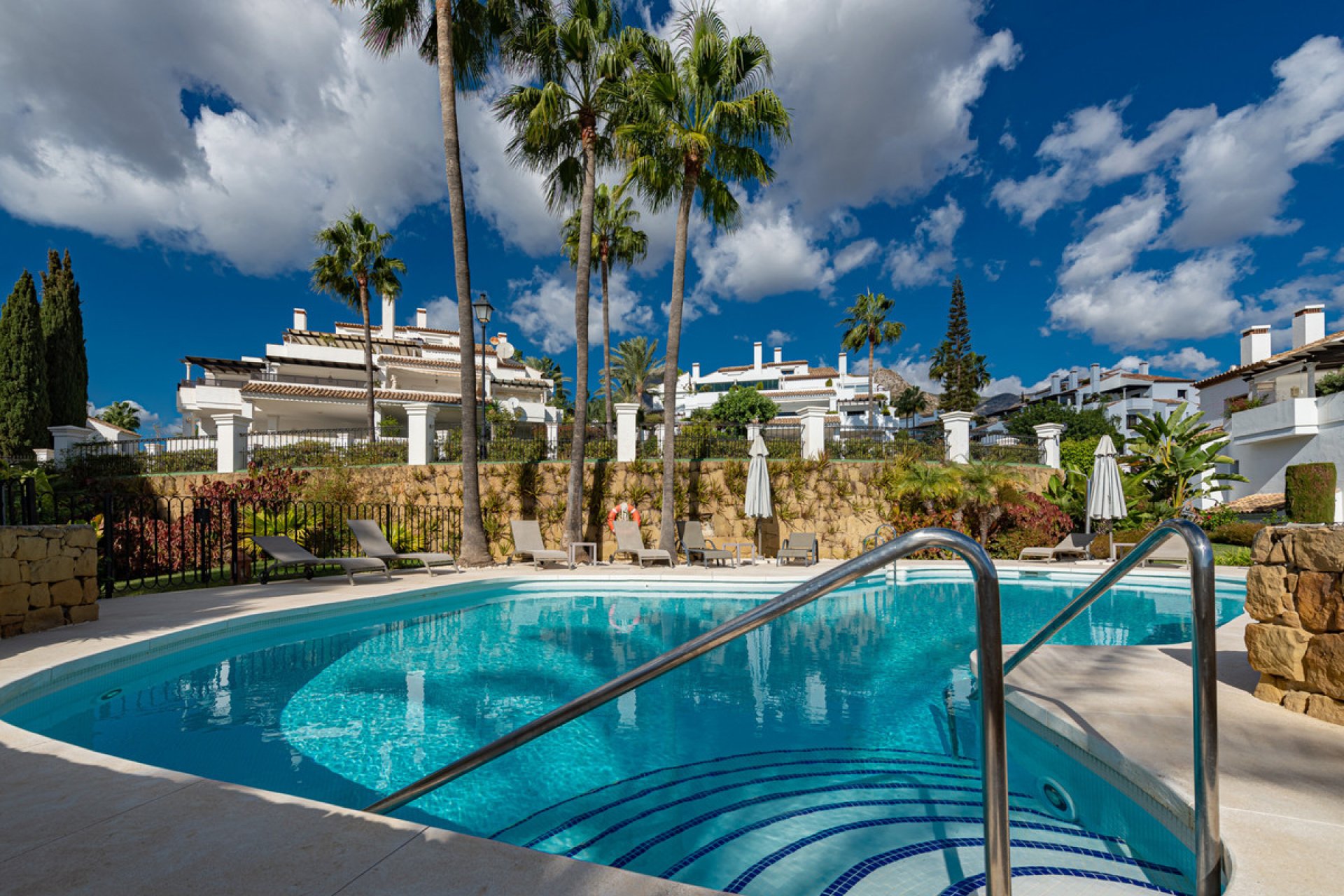 Resale - Apartment - Middle Floor Apartment - Marbella - The Golden Mile