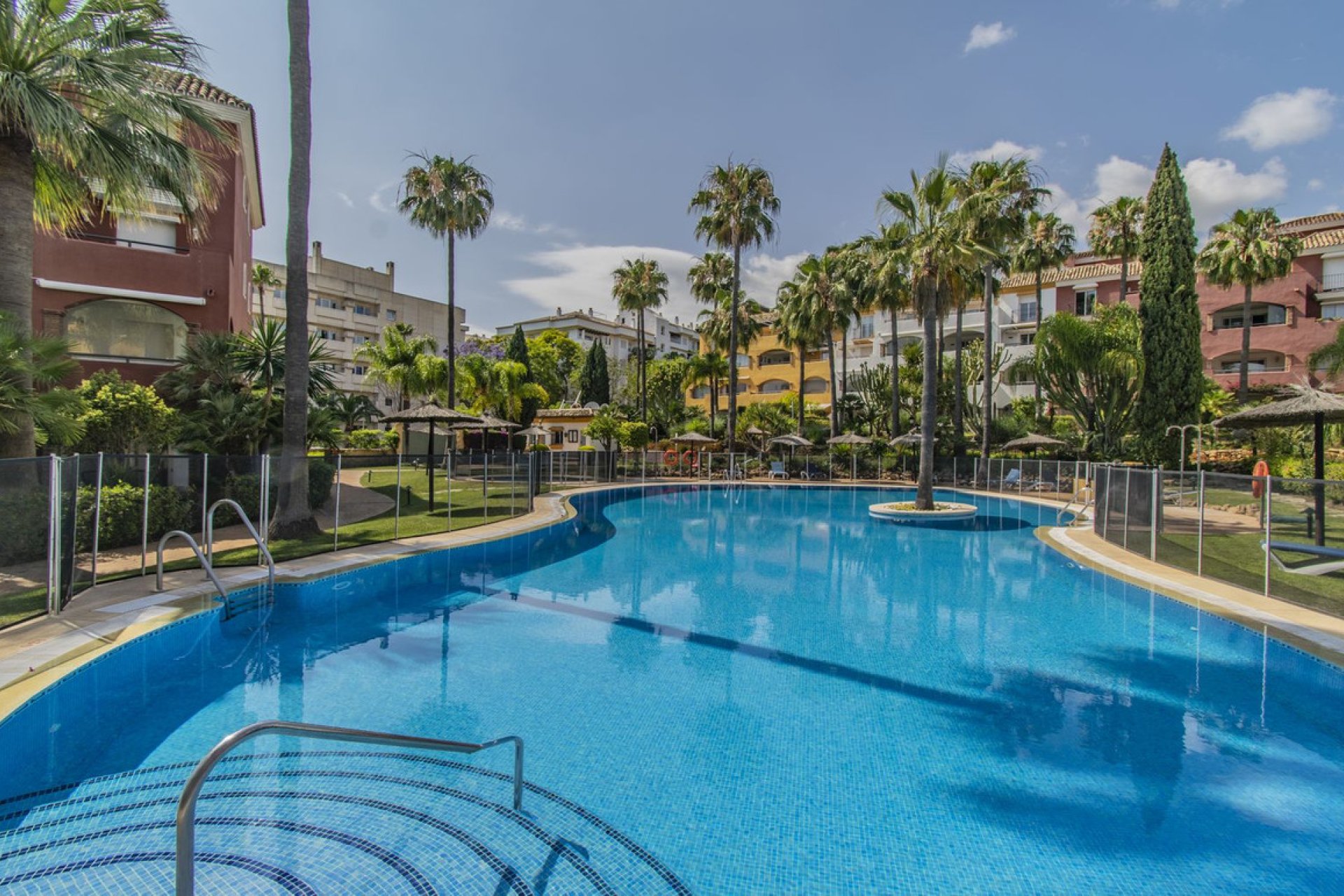 Resale - Apartment - Middle Floor Apartment - Marbella - The Golden Mile