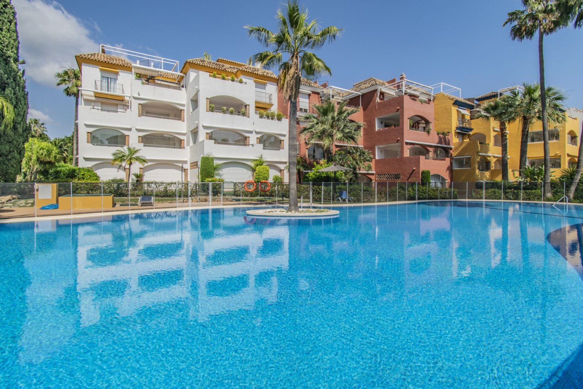 Resale - Apartment - Middle Floor Apartment - Marbella - The Golden Mile