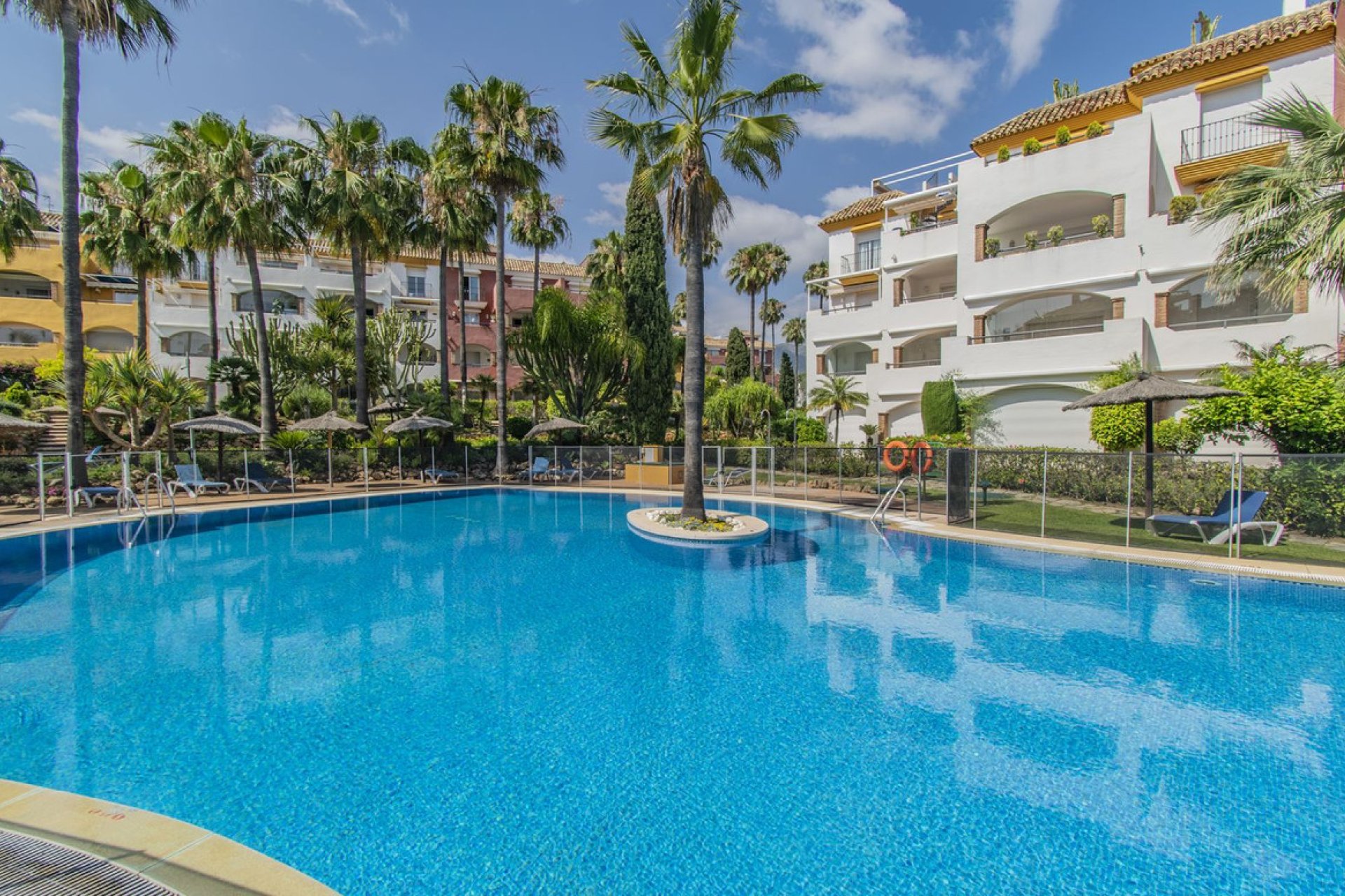 Resale - Apartment - Middle Floor Apartment - Marbella - The Golden Mile