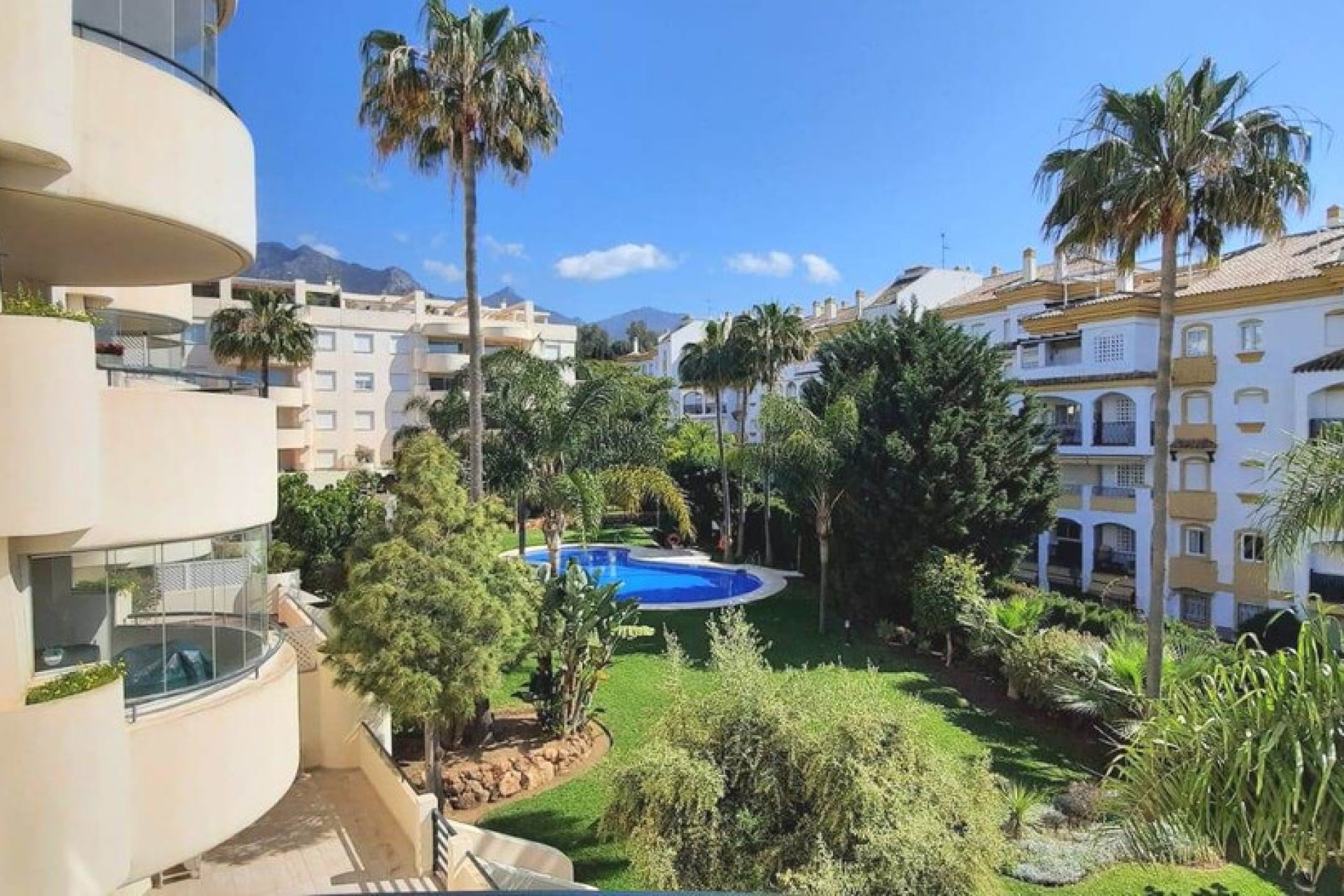 Resale - Apartment - Middle Floor Apartment - Marbella - The Golden Mile