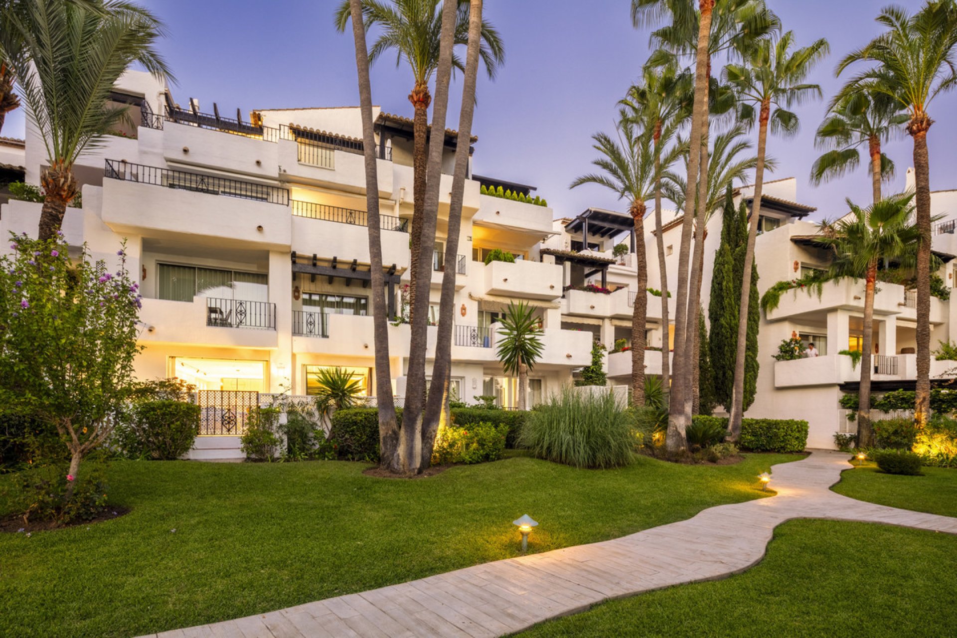 Resale - Apartment - Middle Floor Apartment - Marbella - The Golden Mile