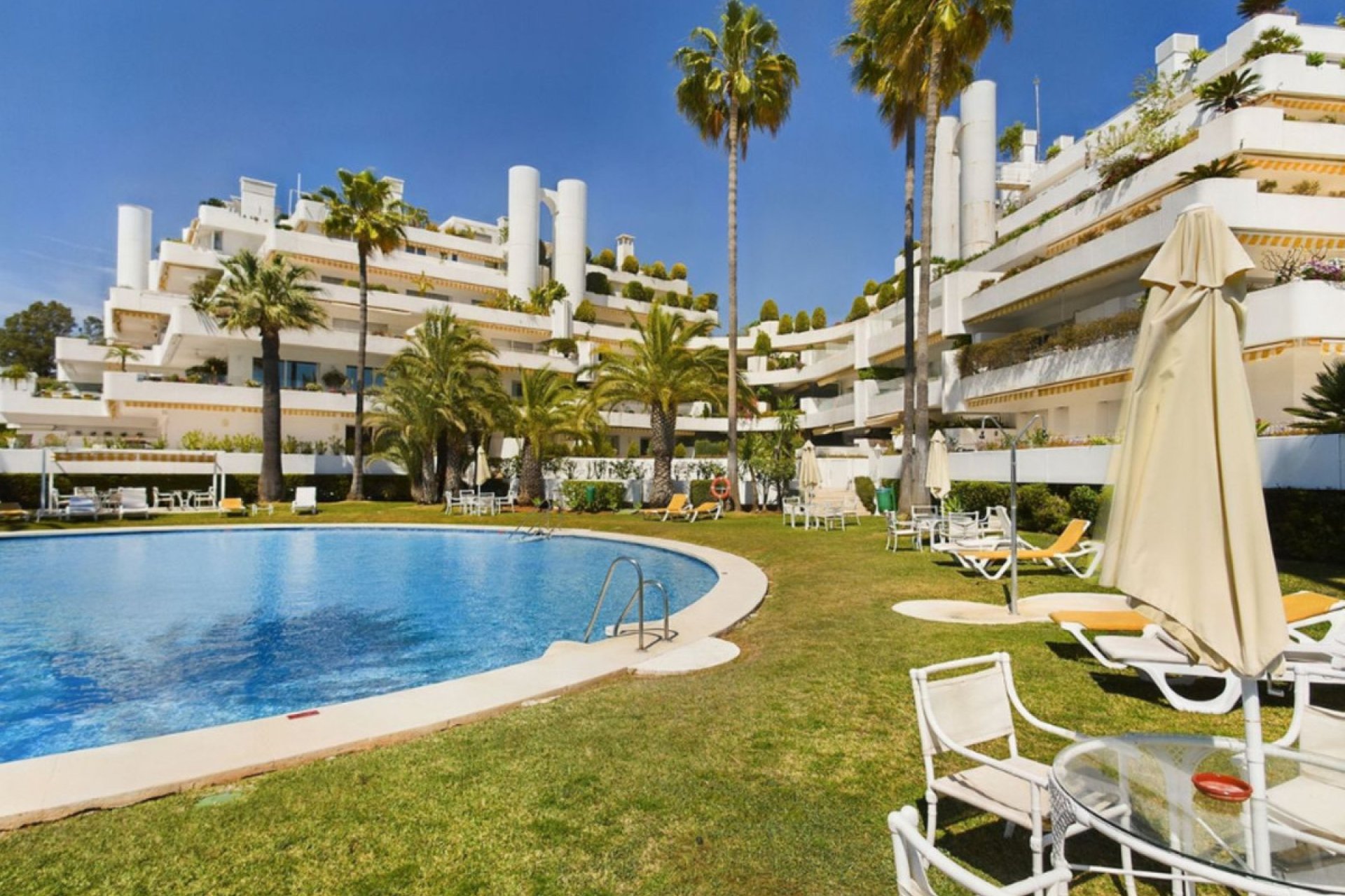 Resale - Apartment - Middle Floor Apartment - Marbella - The Golden Mile