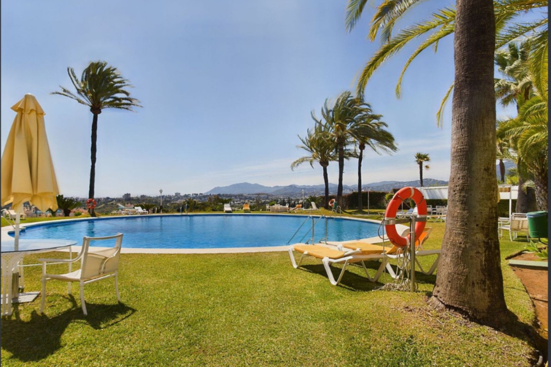 Resale - Apartment - Middle Floor Apartment - Marbella - The Golden Mile