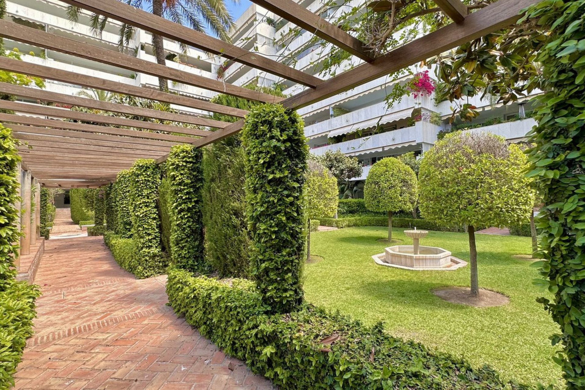 Resale - Apartment - Middle Floor Apartment - Marbella - The Golden Mile