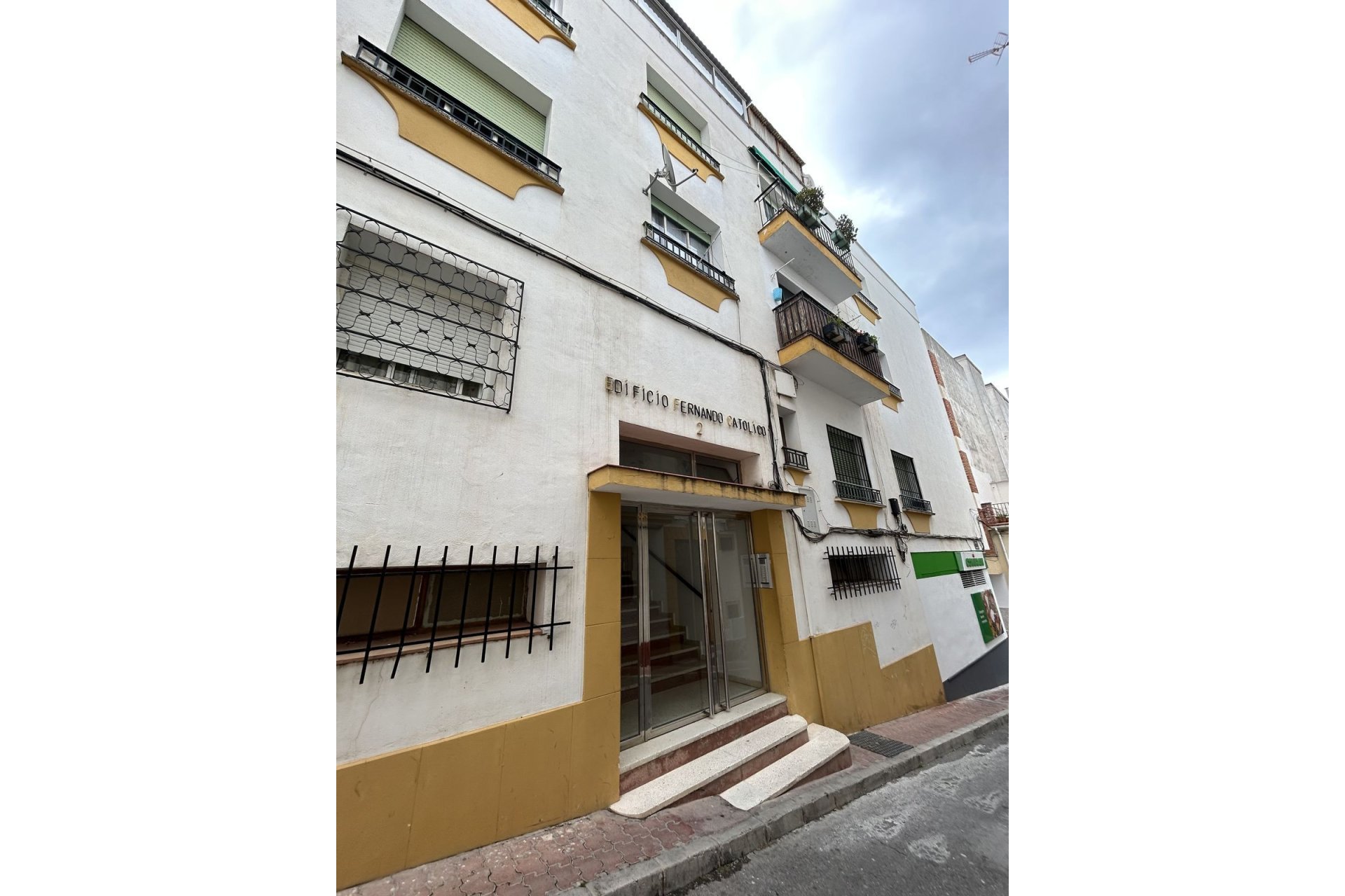 Resale - Apartment - Middle Floor Apartment - Marbella