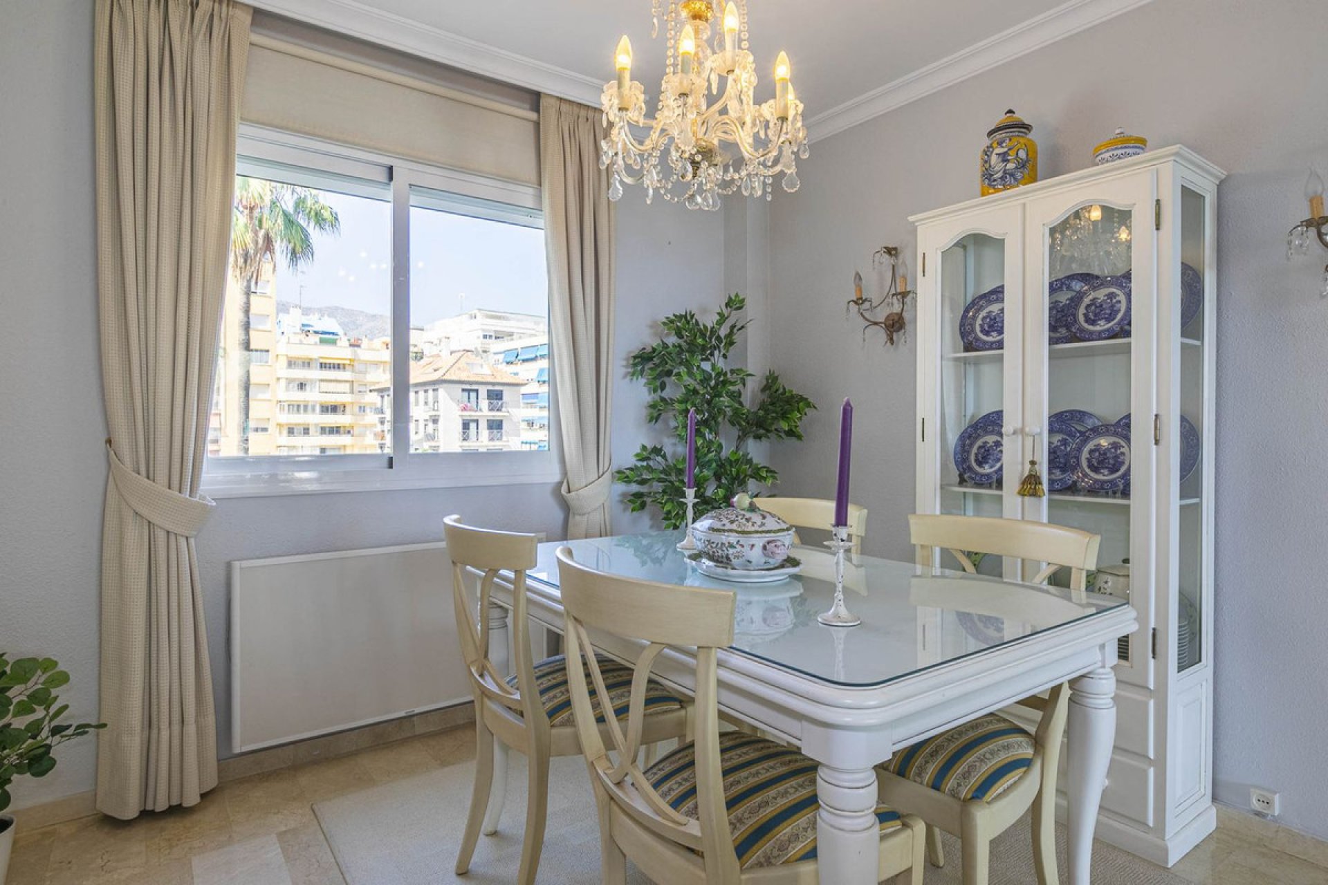 Resale - Apartment - Middle Floor Apartment - Marbella