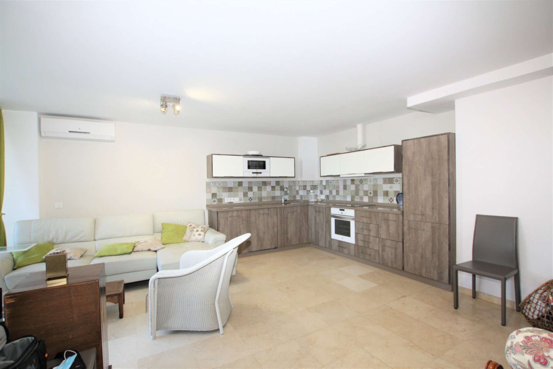 Resale - Apartment - Middle Floor Apartment - Marbella