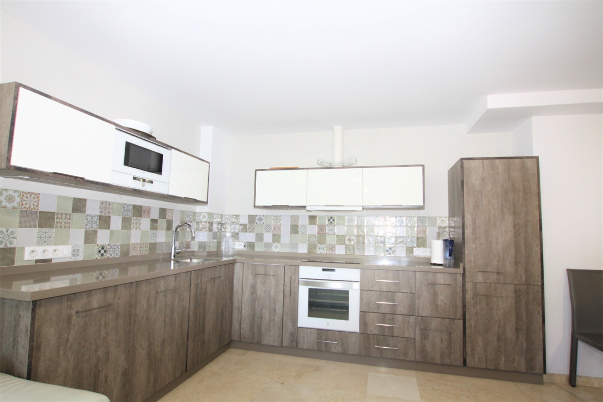 Resale - Apartment - Middle Floor Apartment - Marbella