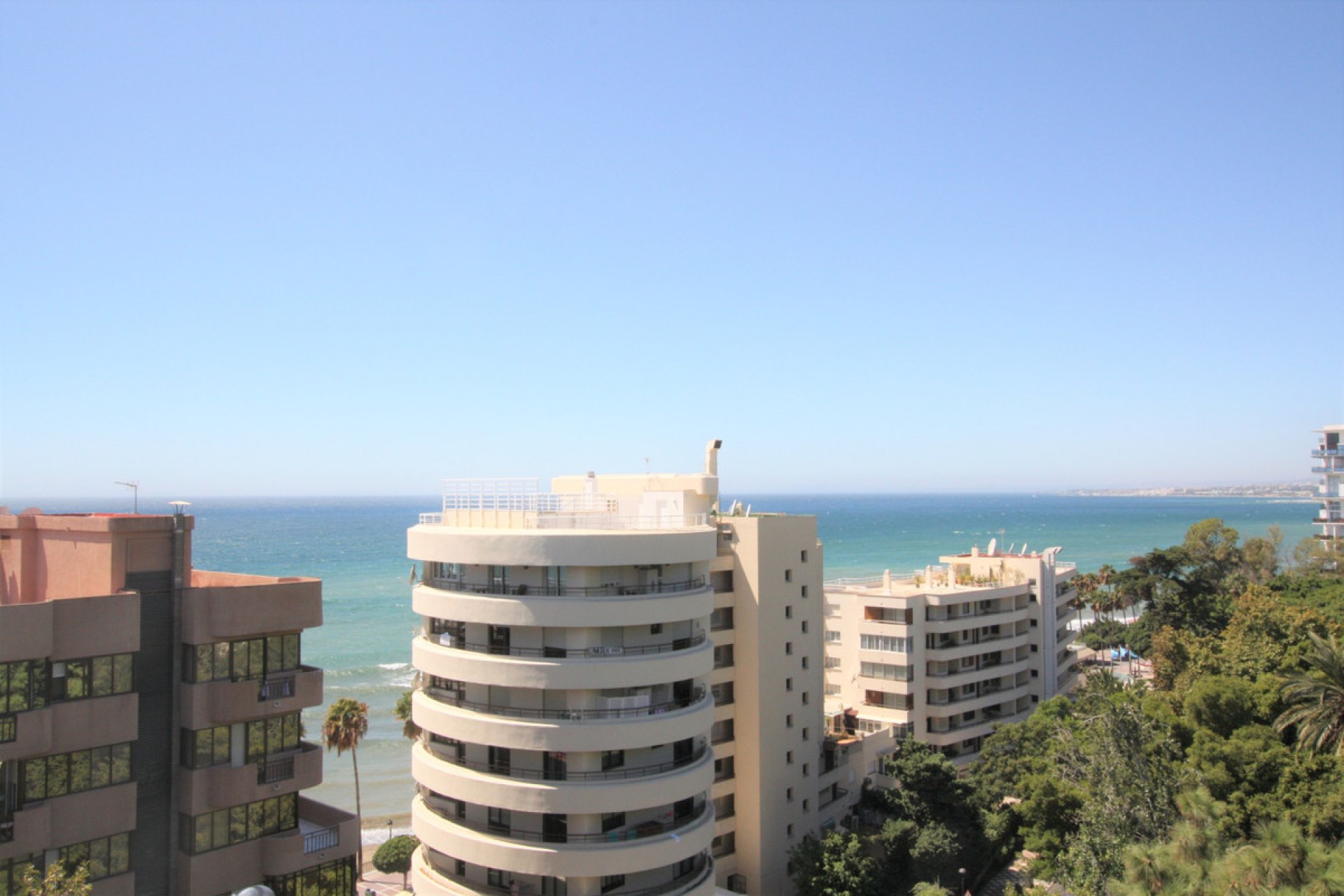 Resale - Apartment - Middle Floor Apartment - Marbella