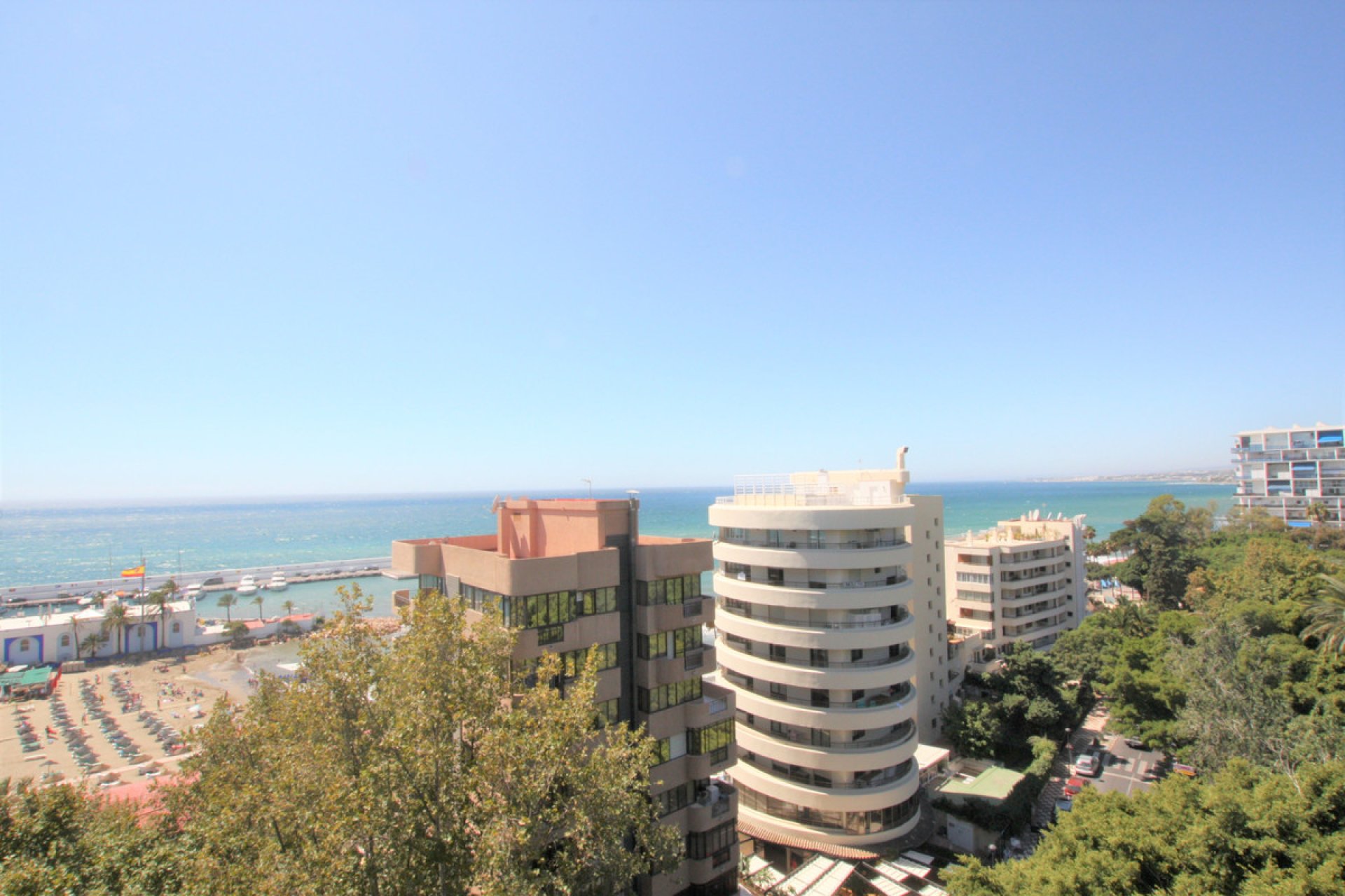 Resale - Apartment - Middle Floor Apartment - Marbella