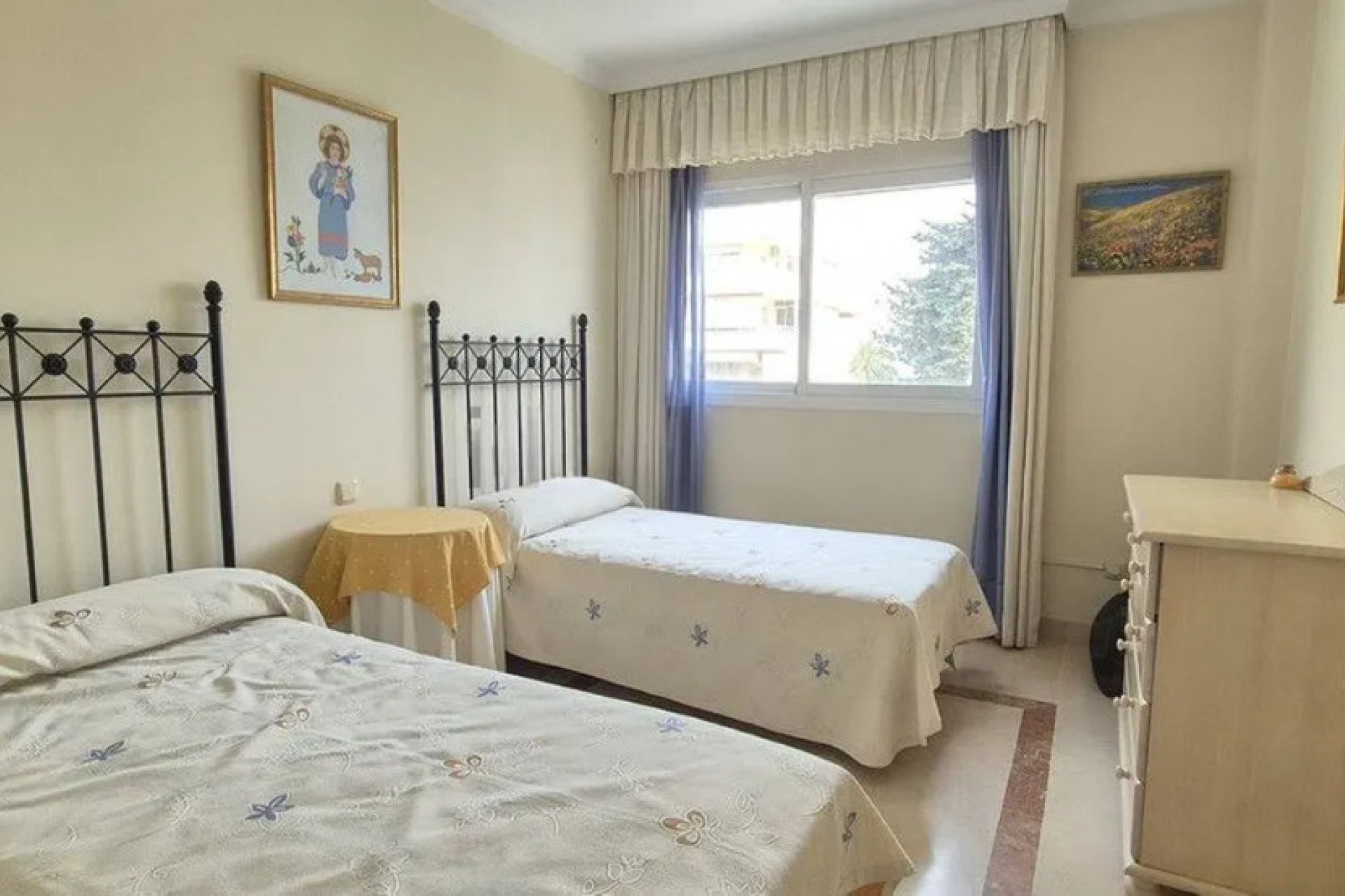 Resale - Apartment - Middle Floor Apartment - Marbella