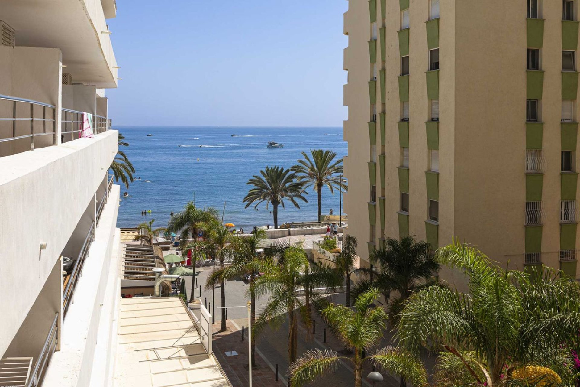 Resale - Apartment - Middle Floor Apartment - Marbella