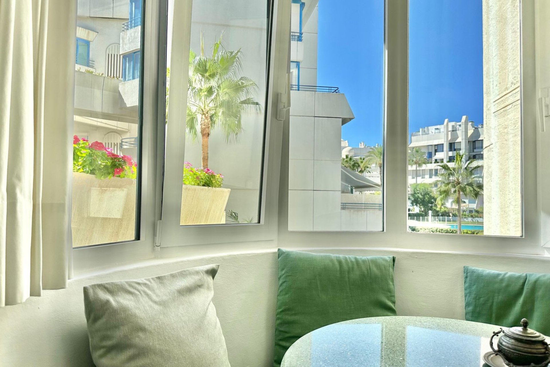 Resale - Apartment - Middle Floor Apartment - Marbella