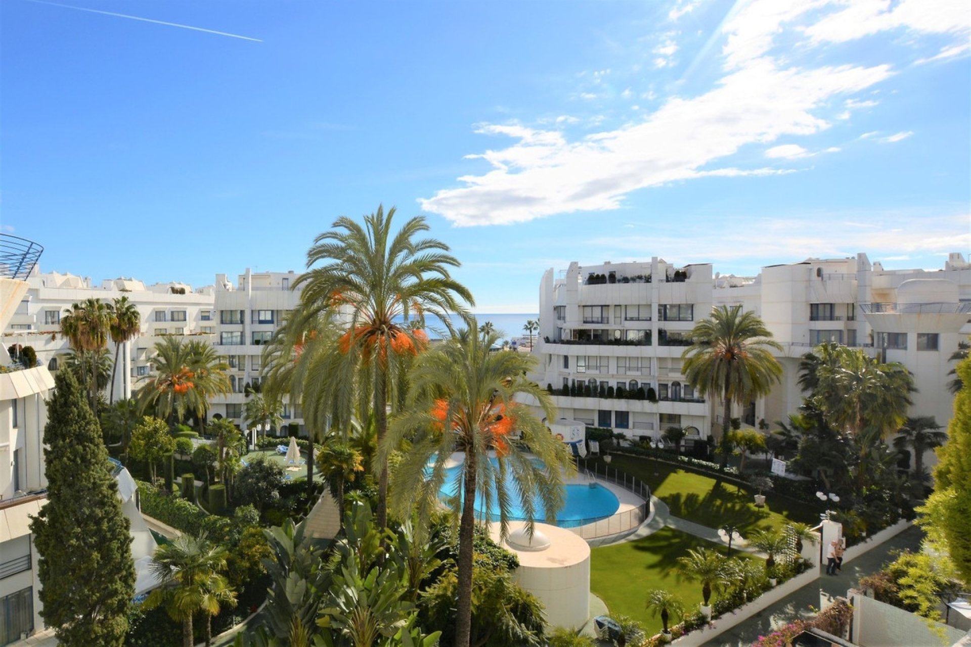 Resale - Apartment - Middle Floor Apartment - Marbella