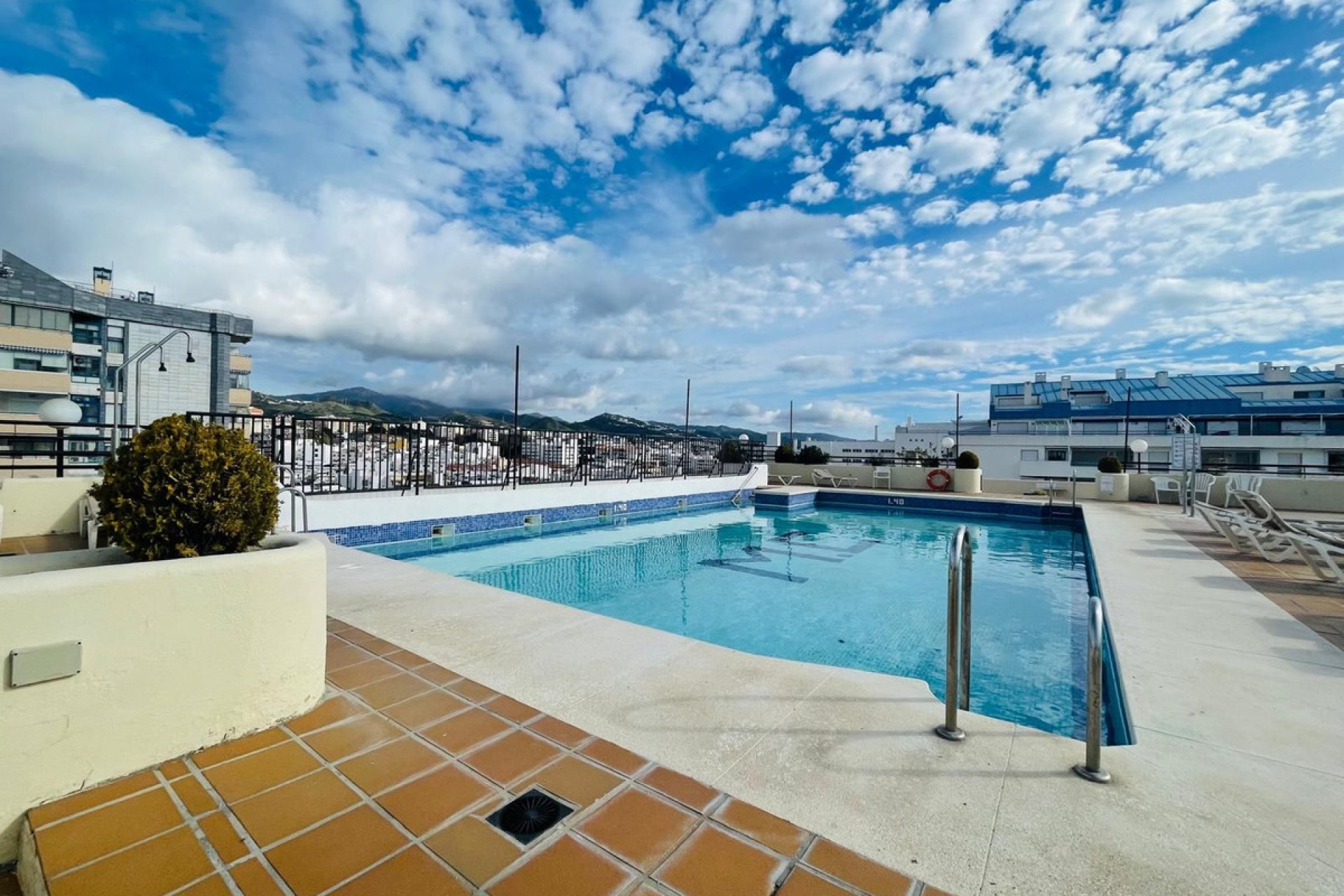 Resale - Apartment - Middle Floor Apartment - Marbella