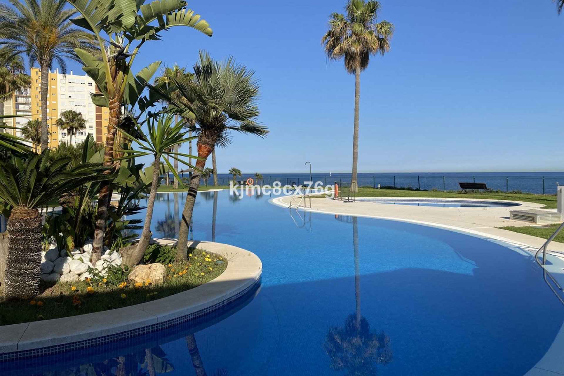 Resale - Apartment - Middle Floor Apartment - Mijas - Calahonda