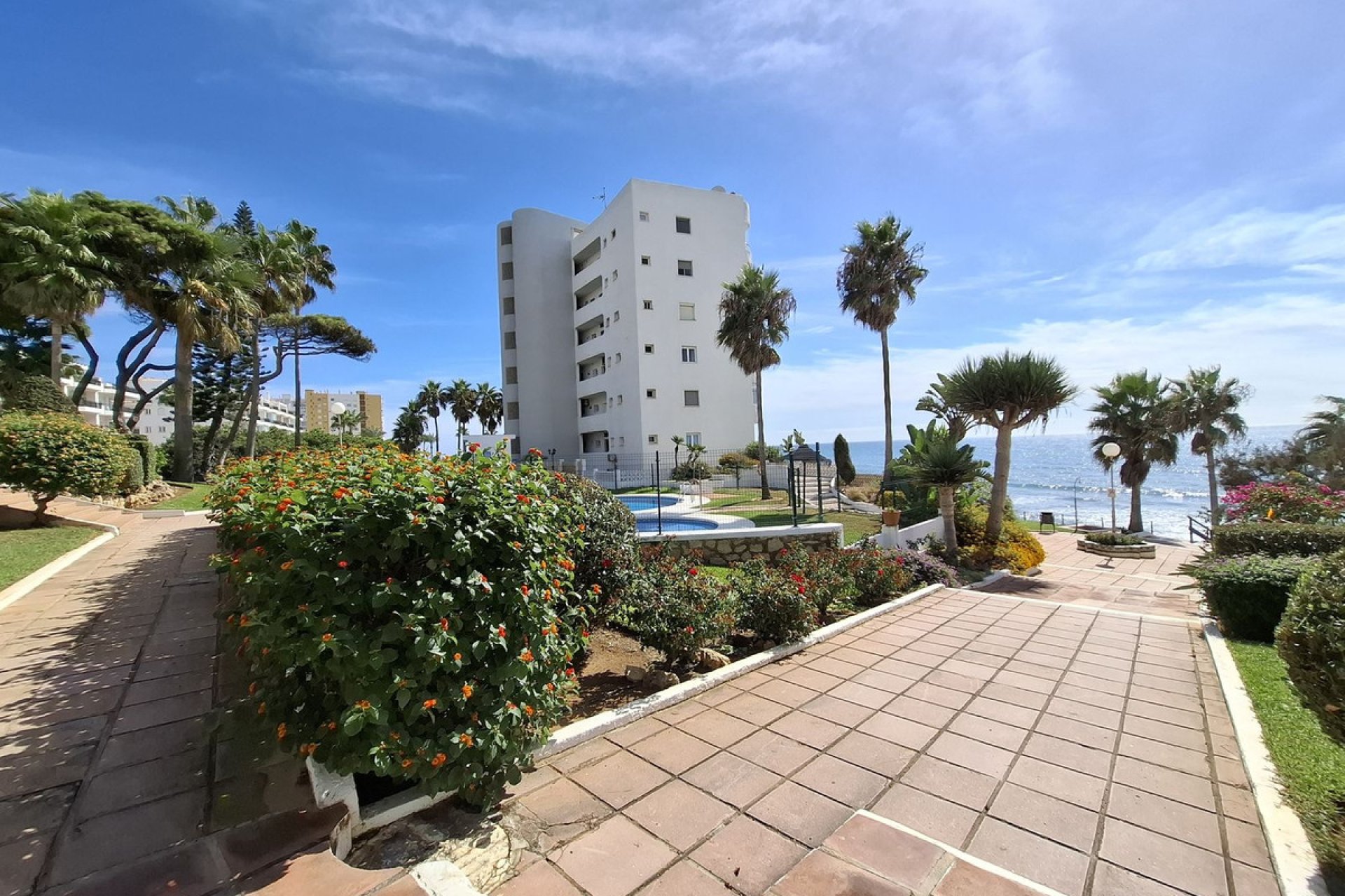 Resale - Apartment - Middle Floor Apartment - Mijas - Calahonda