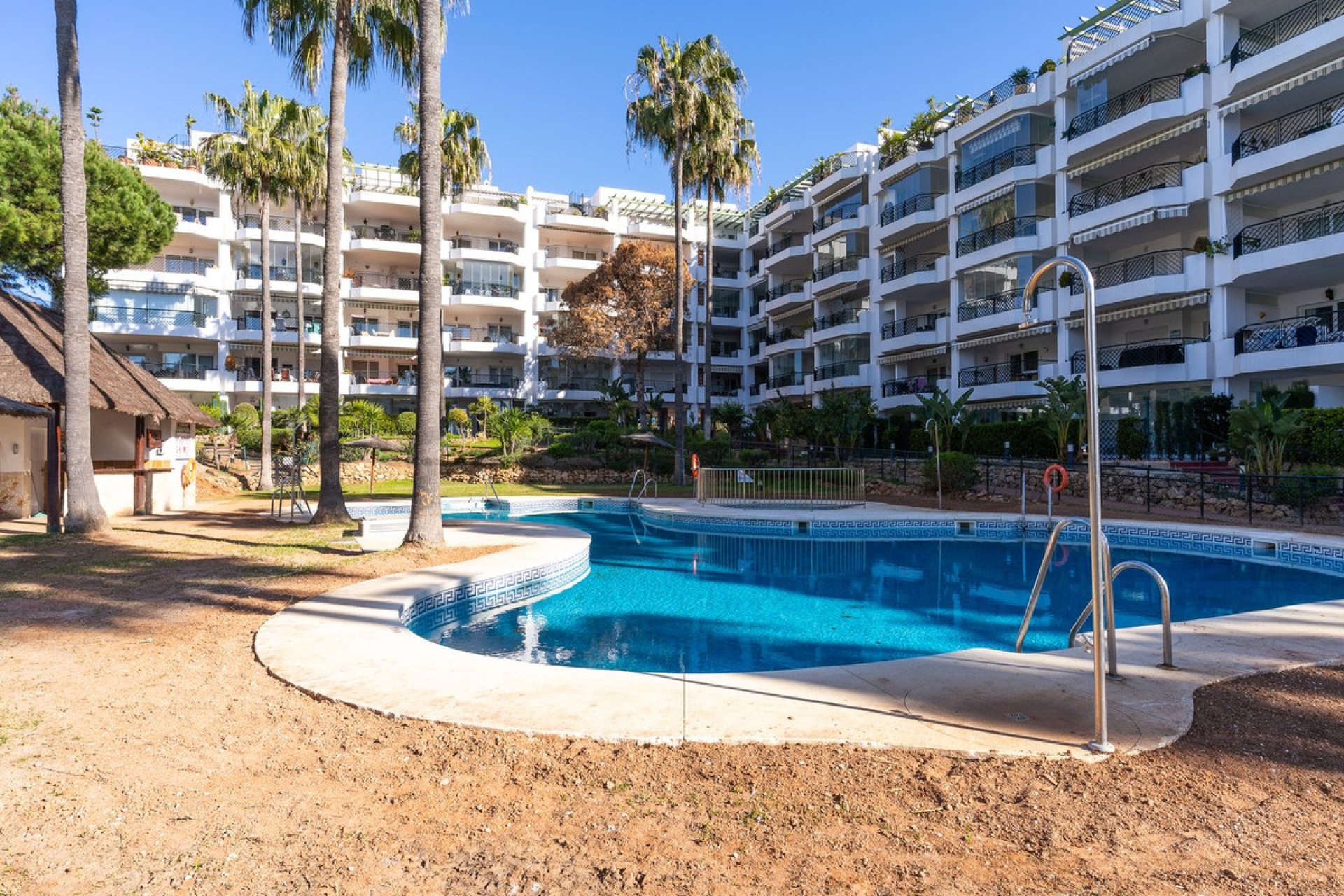 Resale - Apartment - Middle Floor Apartment - Mijas - Calahonda