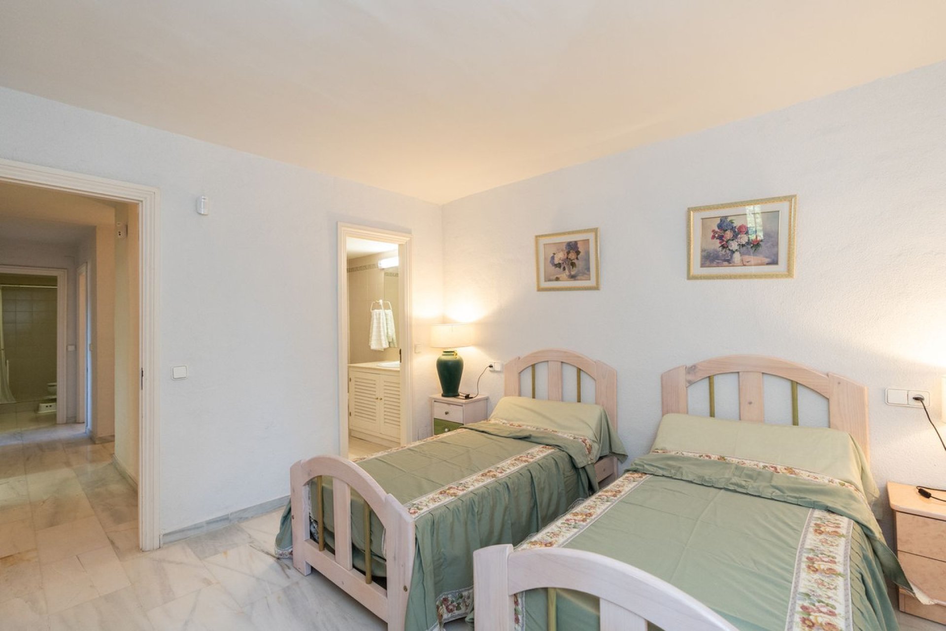 Resale - Apartment - Middle Floor Apartment - Mijas - Calahonda