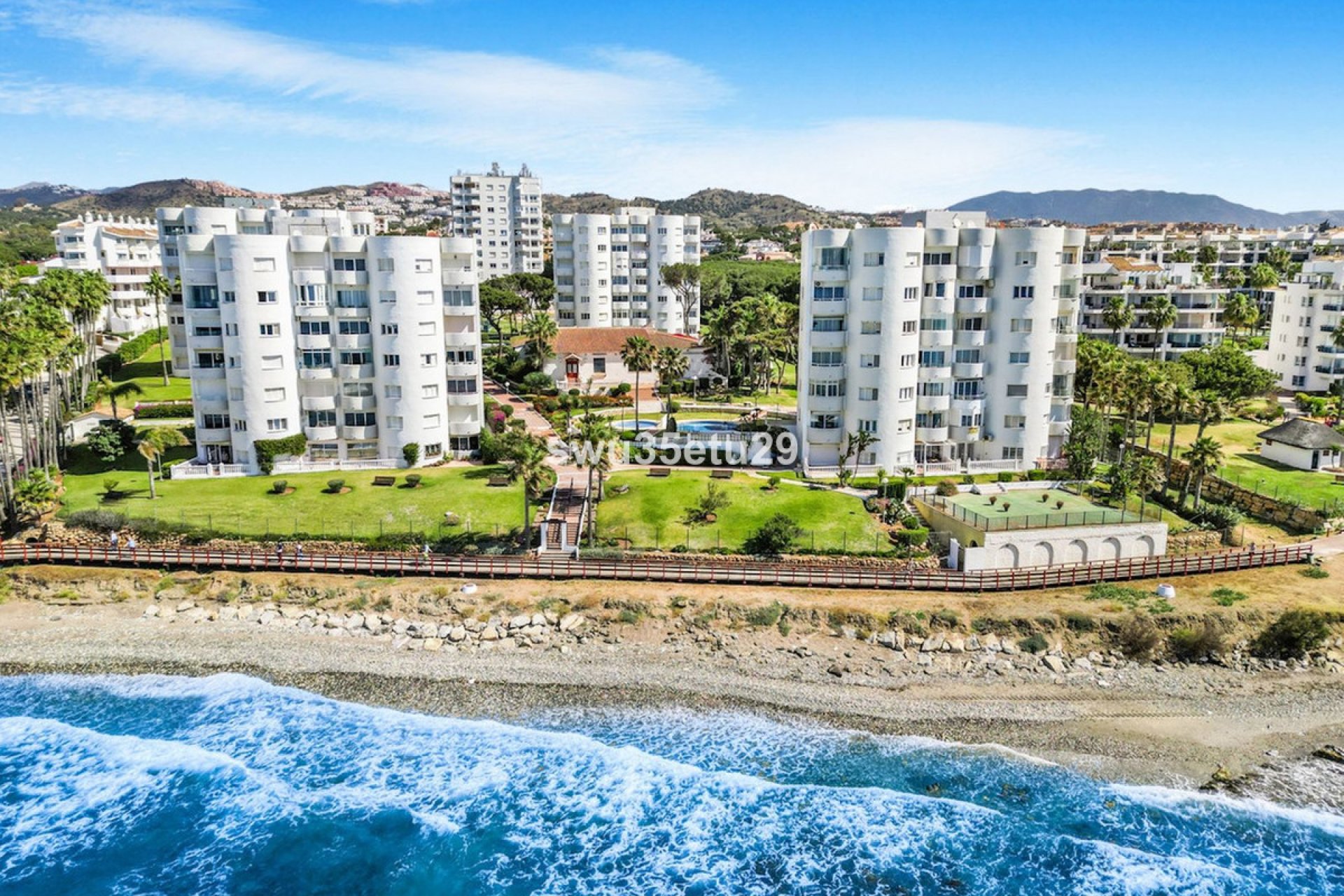 Resale - Apartment - Middle Floor Apartment - Mijas - Calahonda