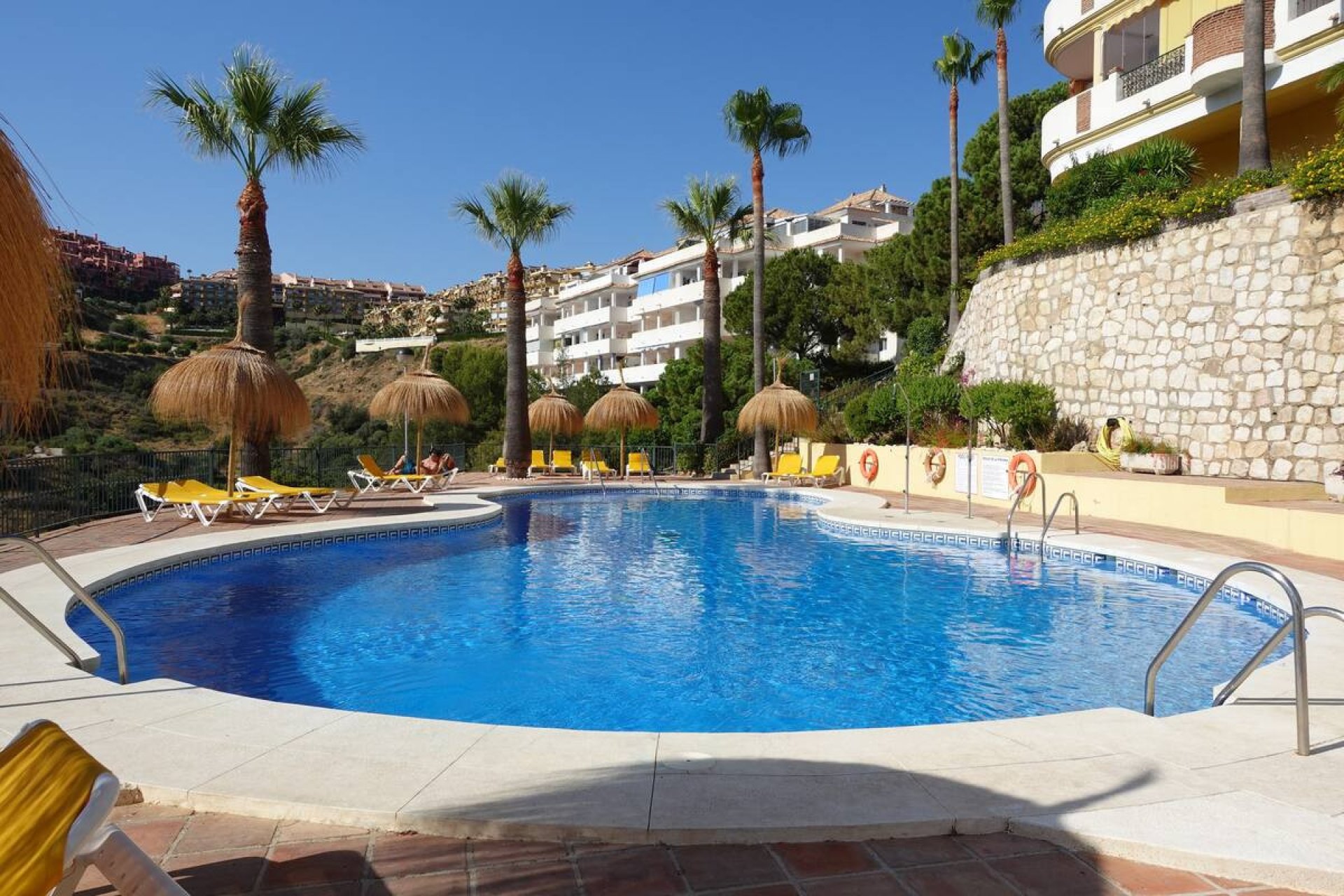 Resale - Apartment - Middle Floor Apartment - Mijas - Calahonda