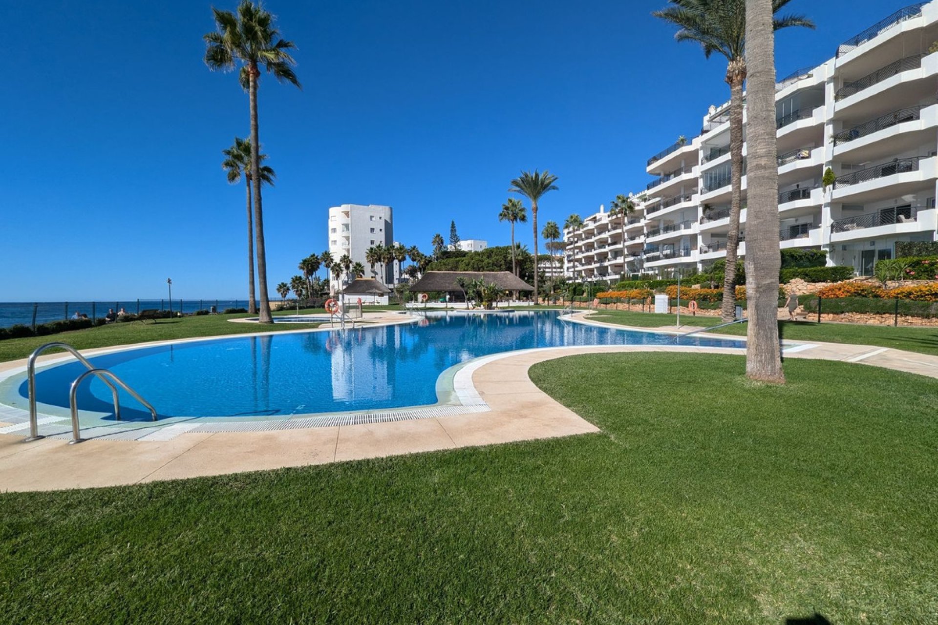 Resale - Apartment - Middle Floor Apartment - Mijas - Calahonda