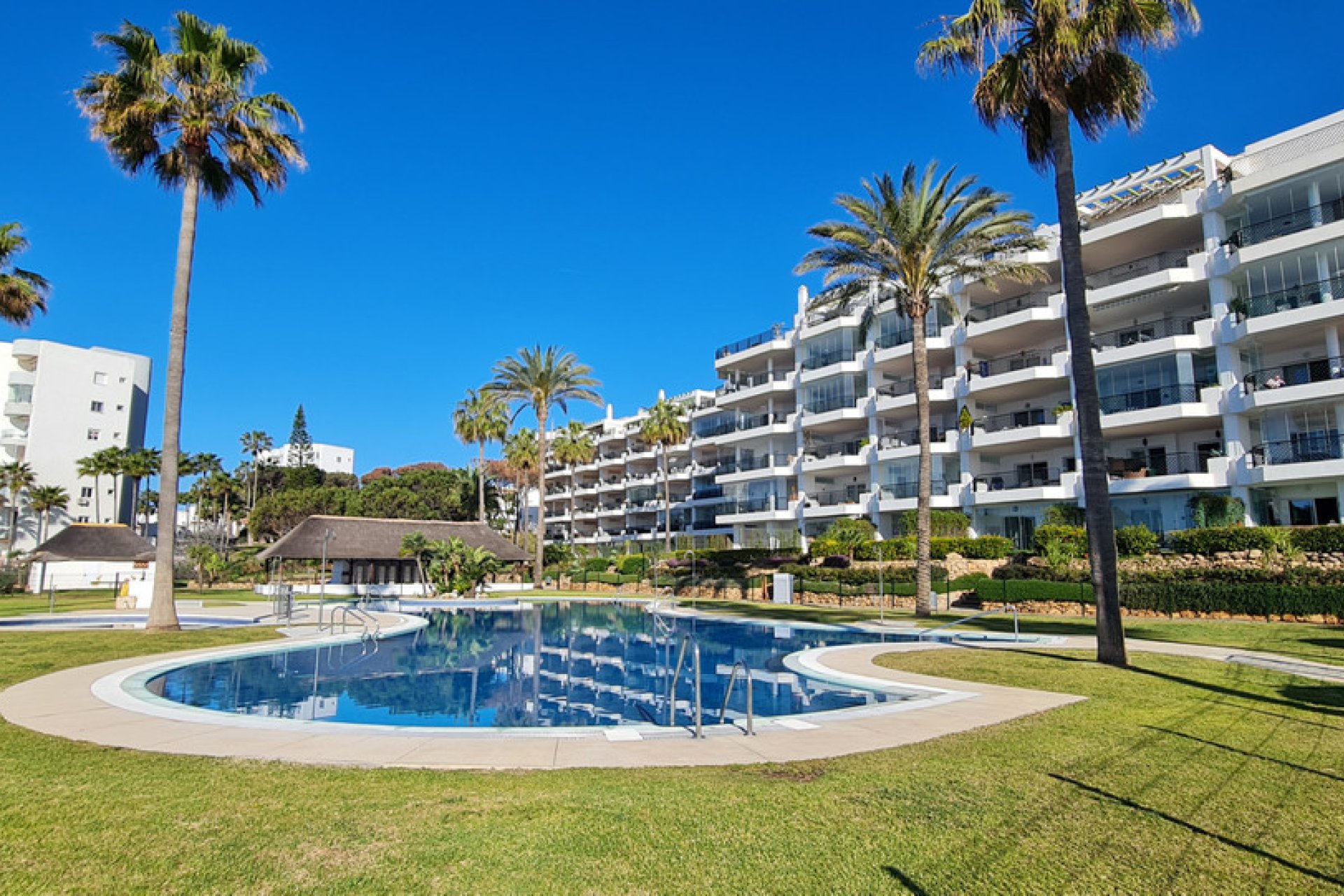 Resale - Apartment - Middle Floor Apartment - Mijas - Calahonda