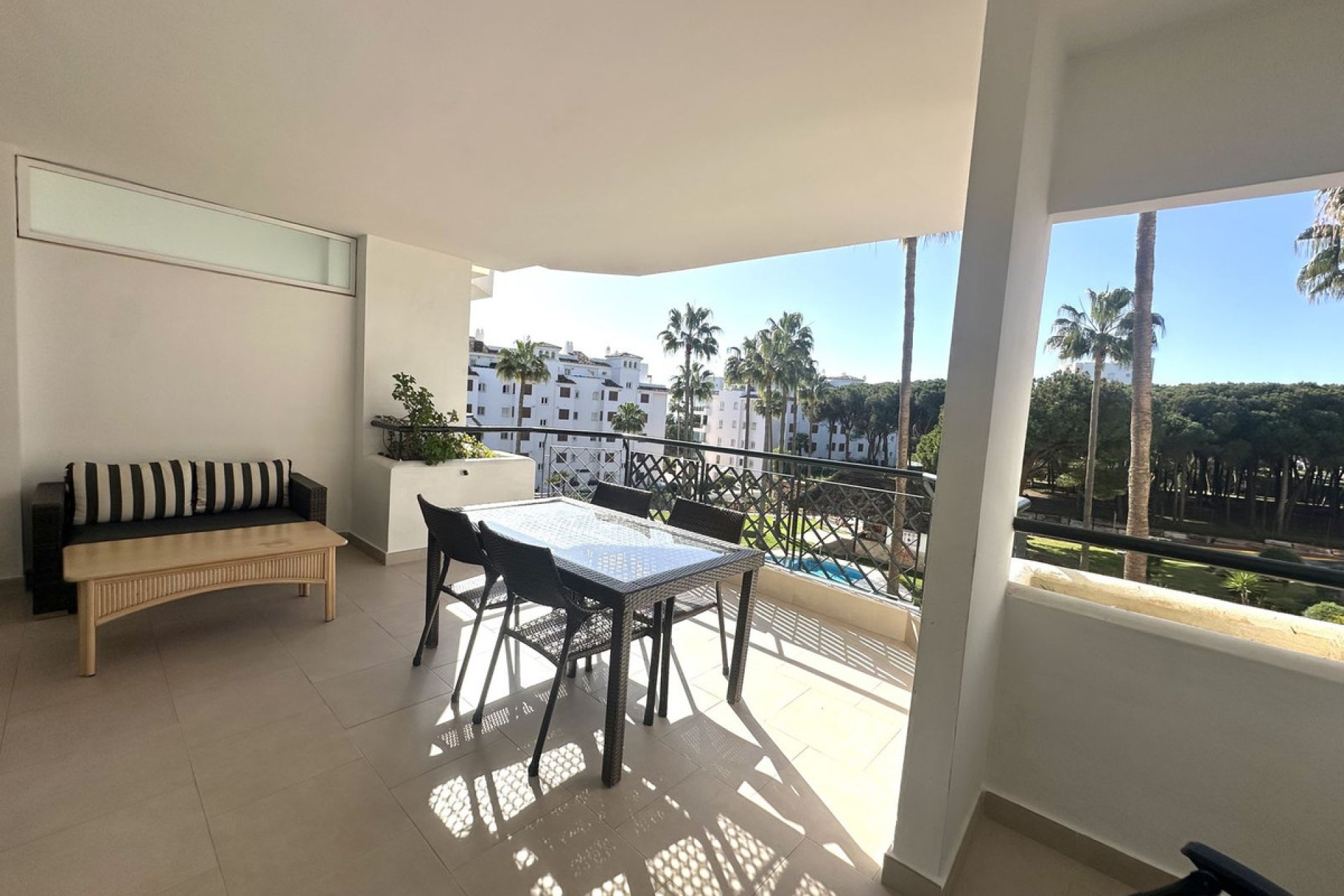 Resale - Apartment - Middle Floor Apartment - Mijas - Calahonda