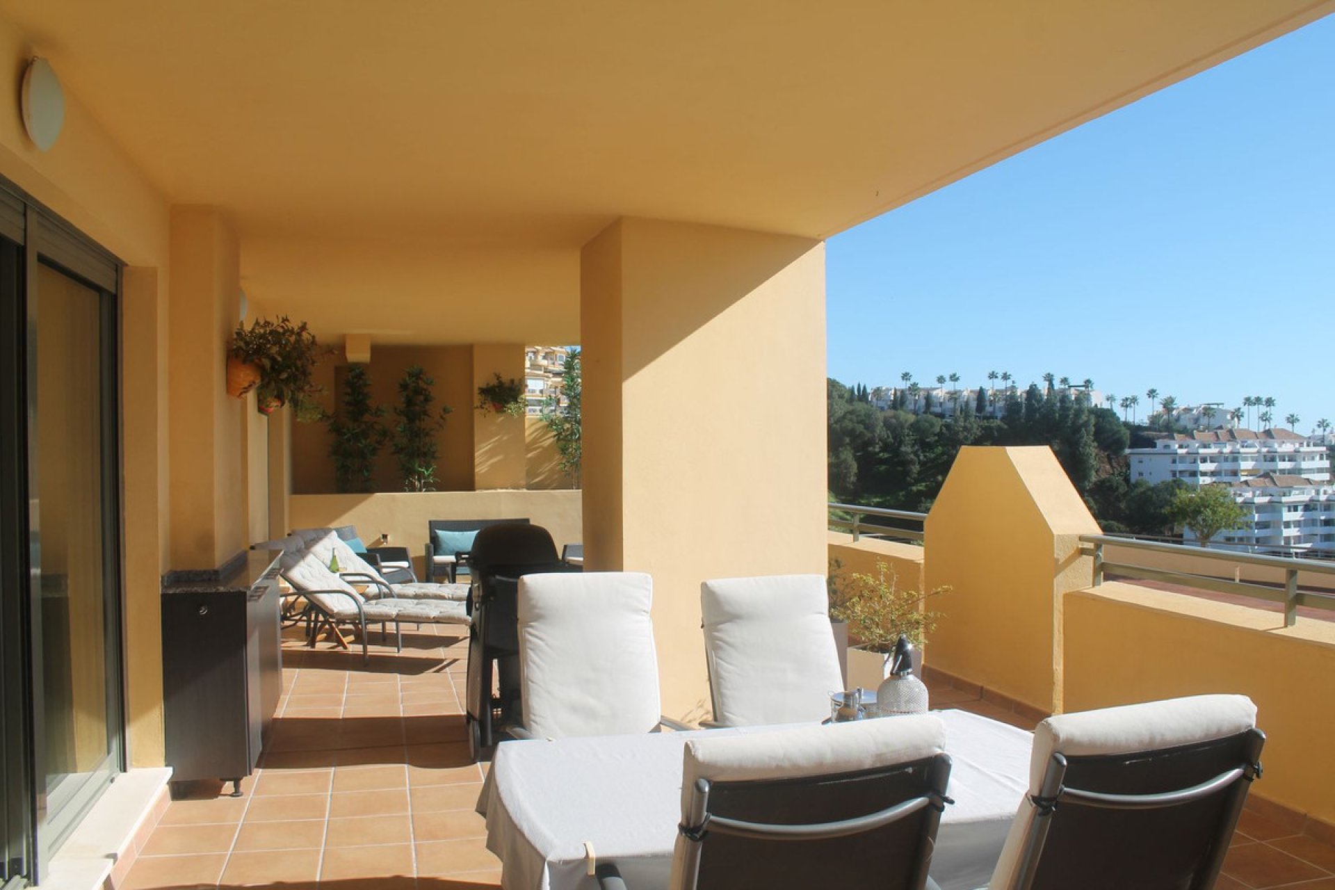 Resale - Apartment - Middle Floor Apartment - Mijas - Calahonda