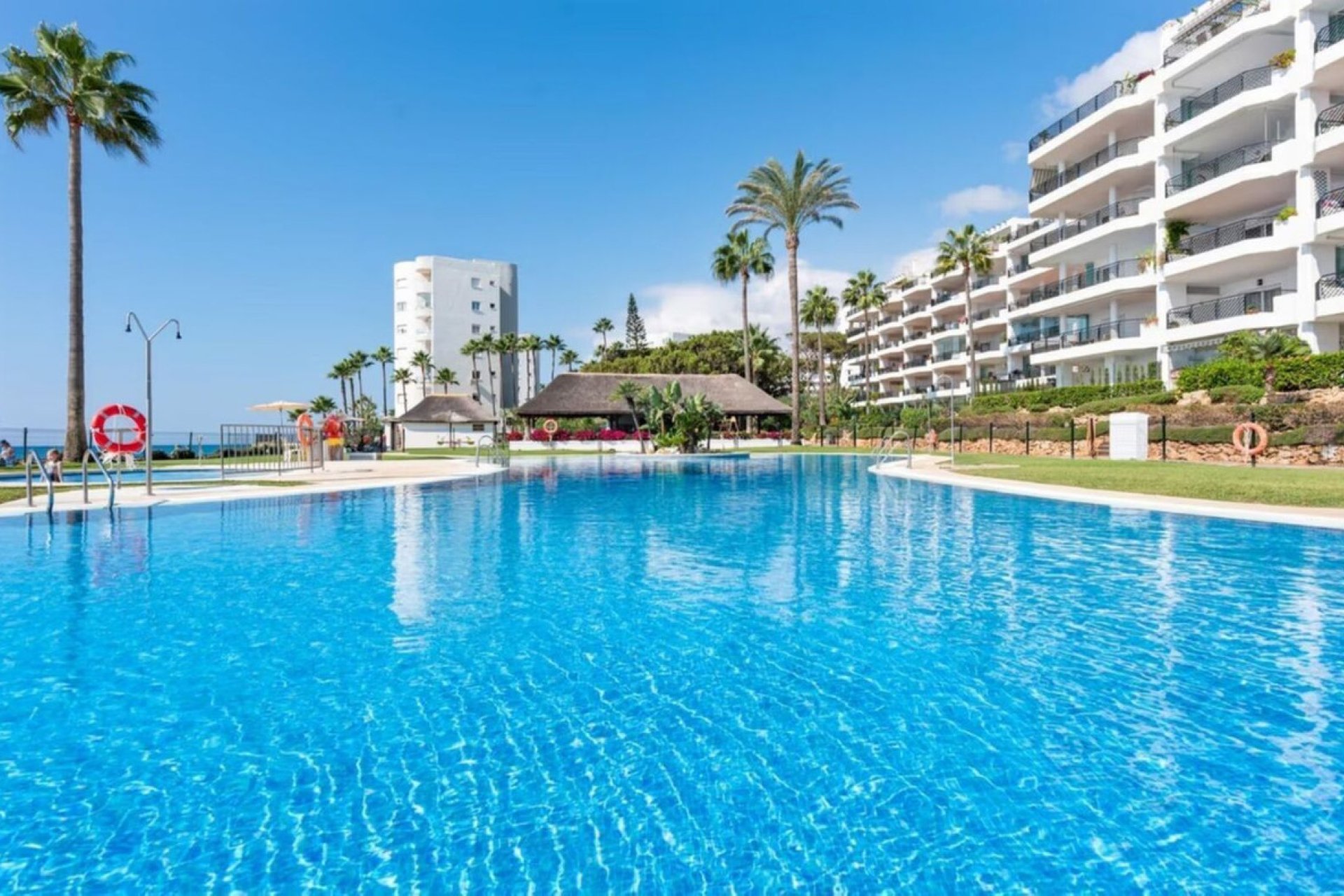 Resale - Apartment - Middle Floor Apartment - Mijas - Calahonda