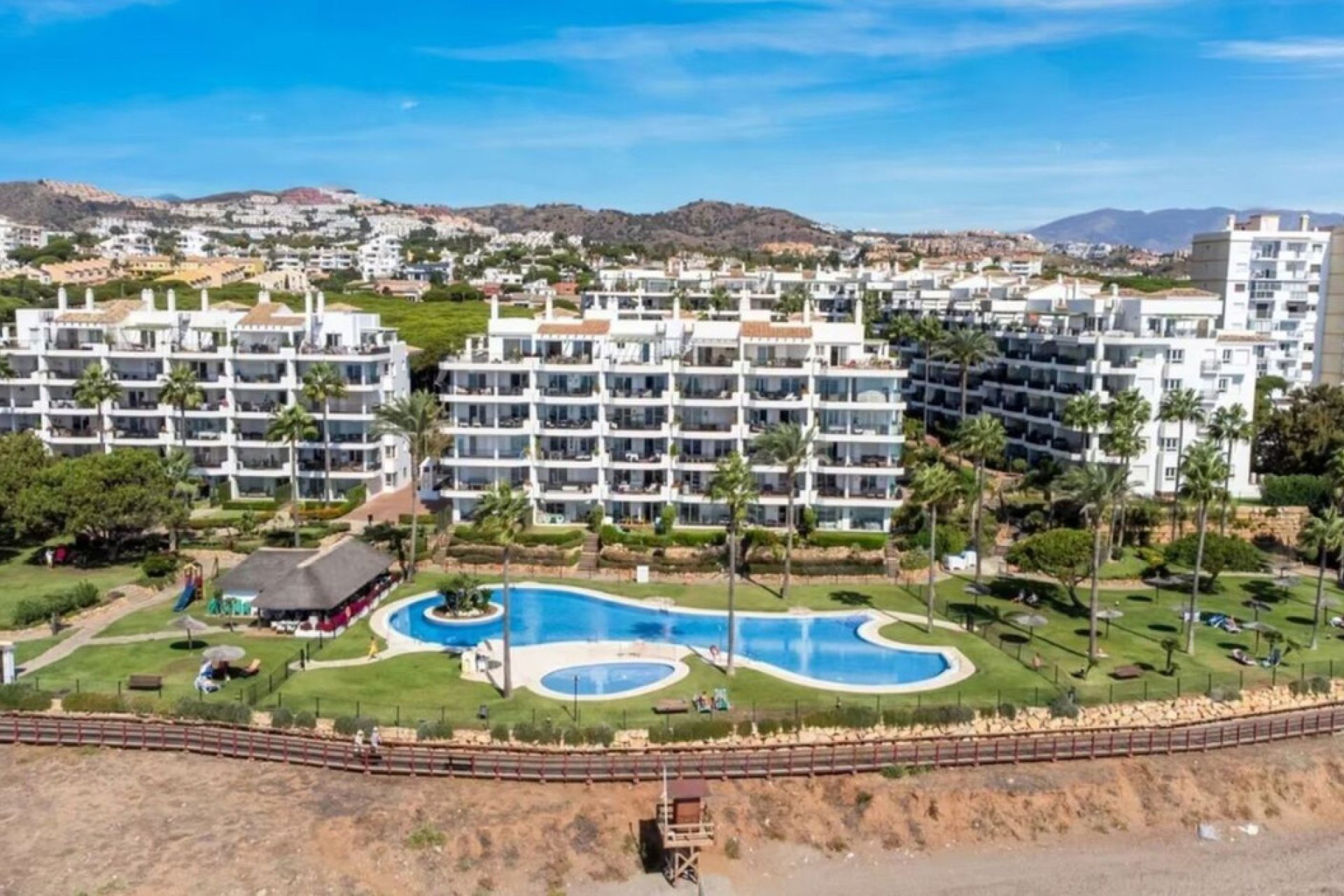 Resale - Apartment - Middle Floor Apartment - Mijas - Calahonda