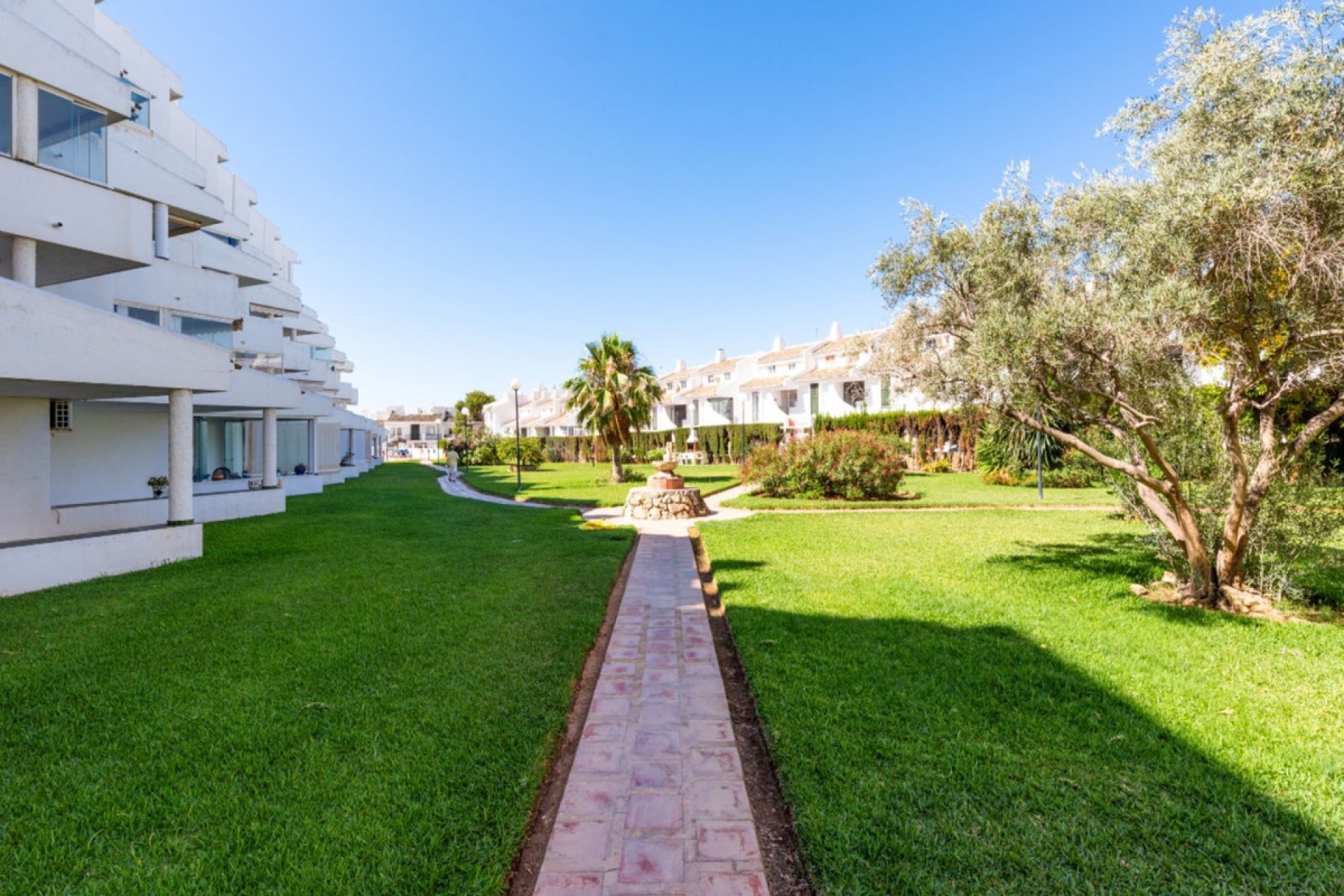 Resale - Apartment - Middle Floor Apartment - Mijas - Calahonda