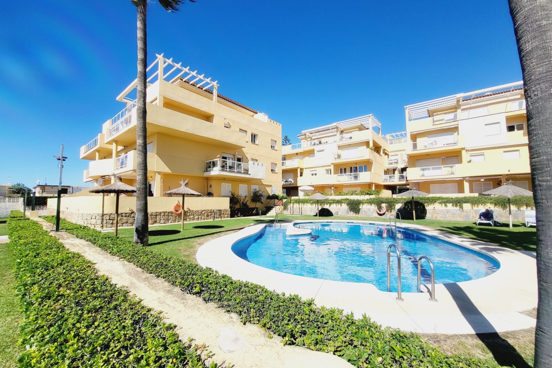 Resale - Apartment - Middle Floor Apartment - Mijas - La Cala De Mijas